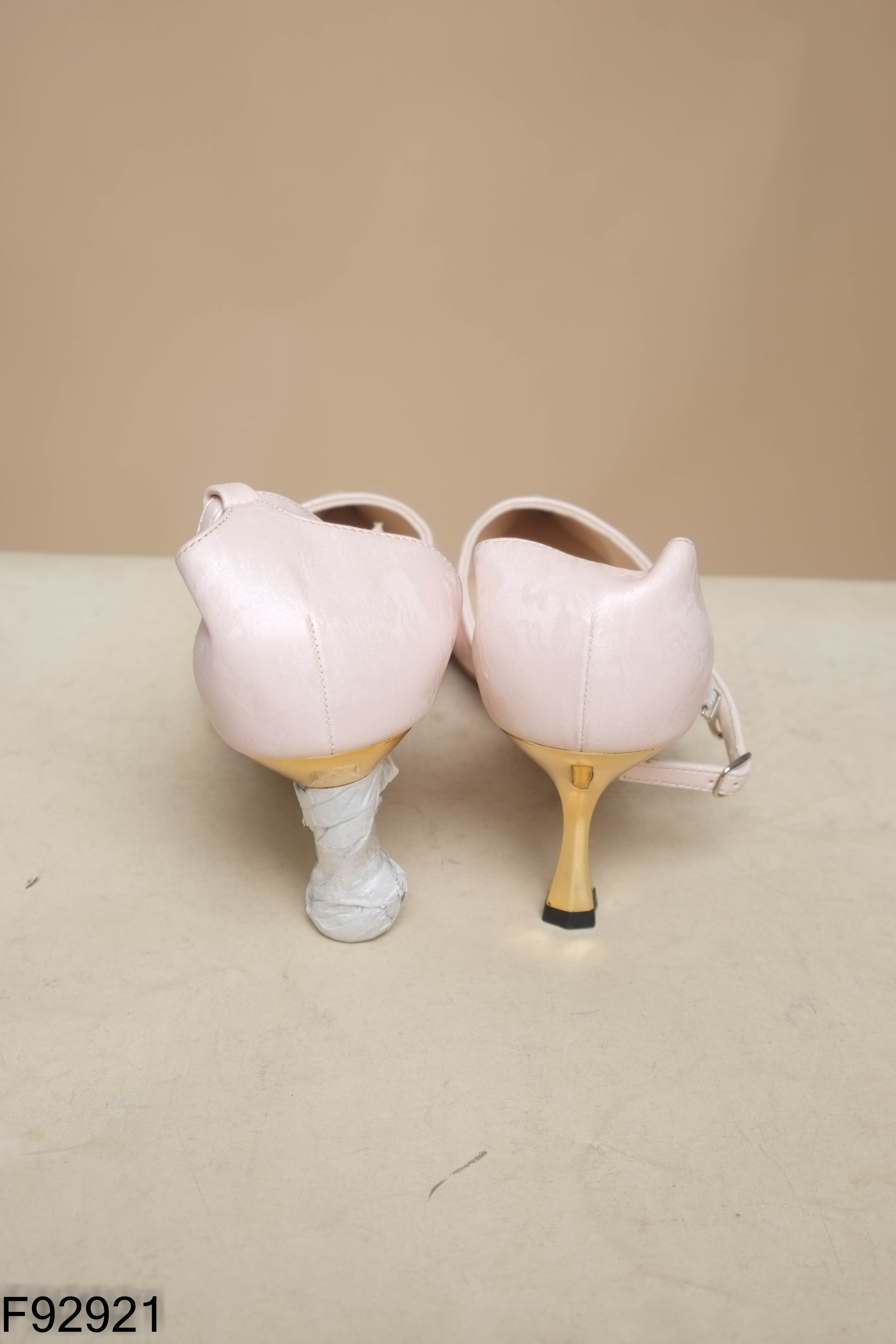 Giày cao gót CAPELLA hồng mũi nhọn
