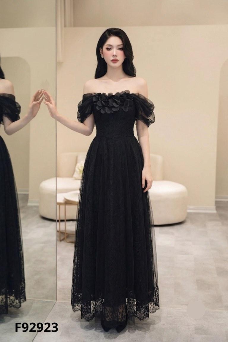 Váy TÂM ANH trễ vai đính hoa