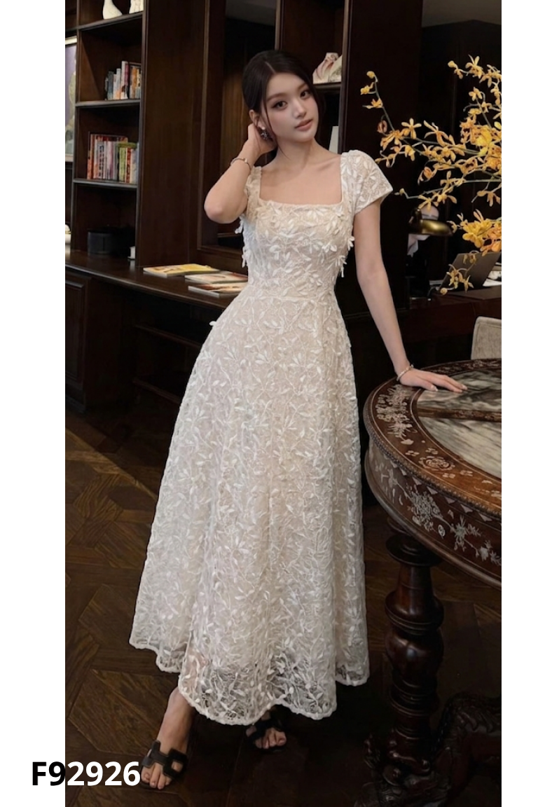 NEWTAG Váy lưới be thêu hoa