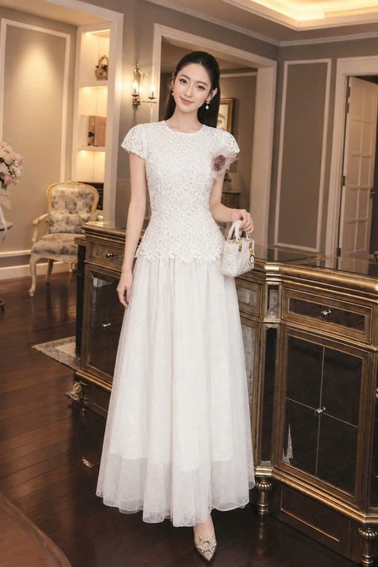 Váy kem ren phối lưới đính hoa ngực