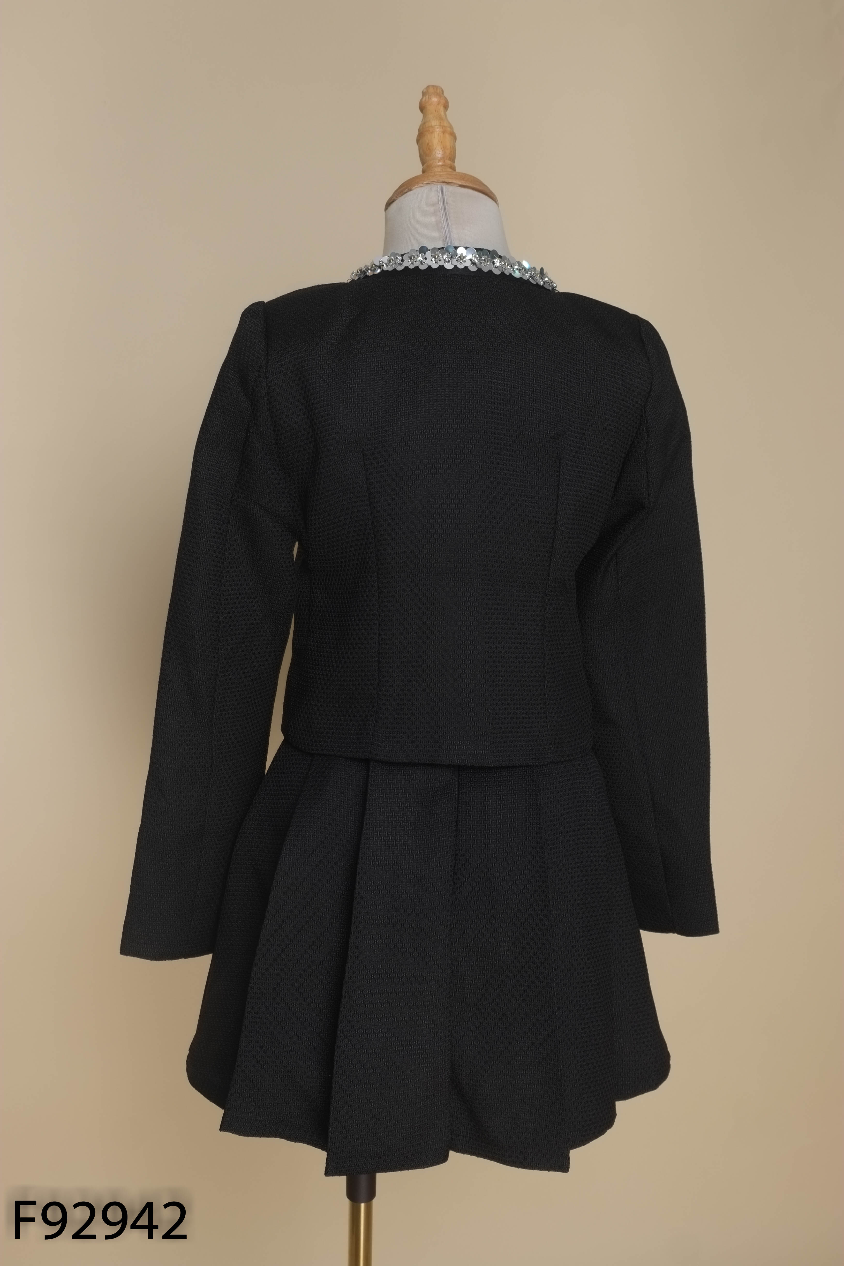 NEWTAG set dạ tweed đen+váy