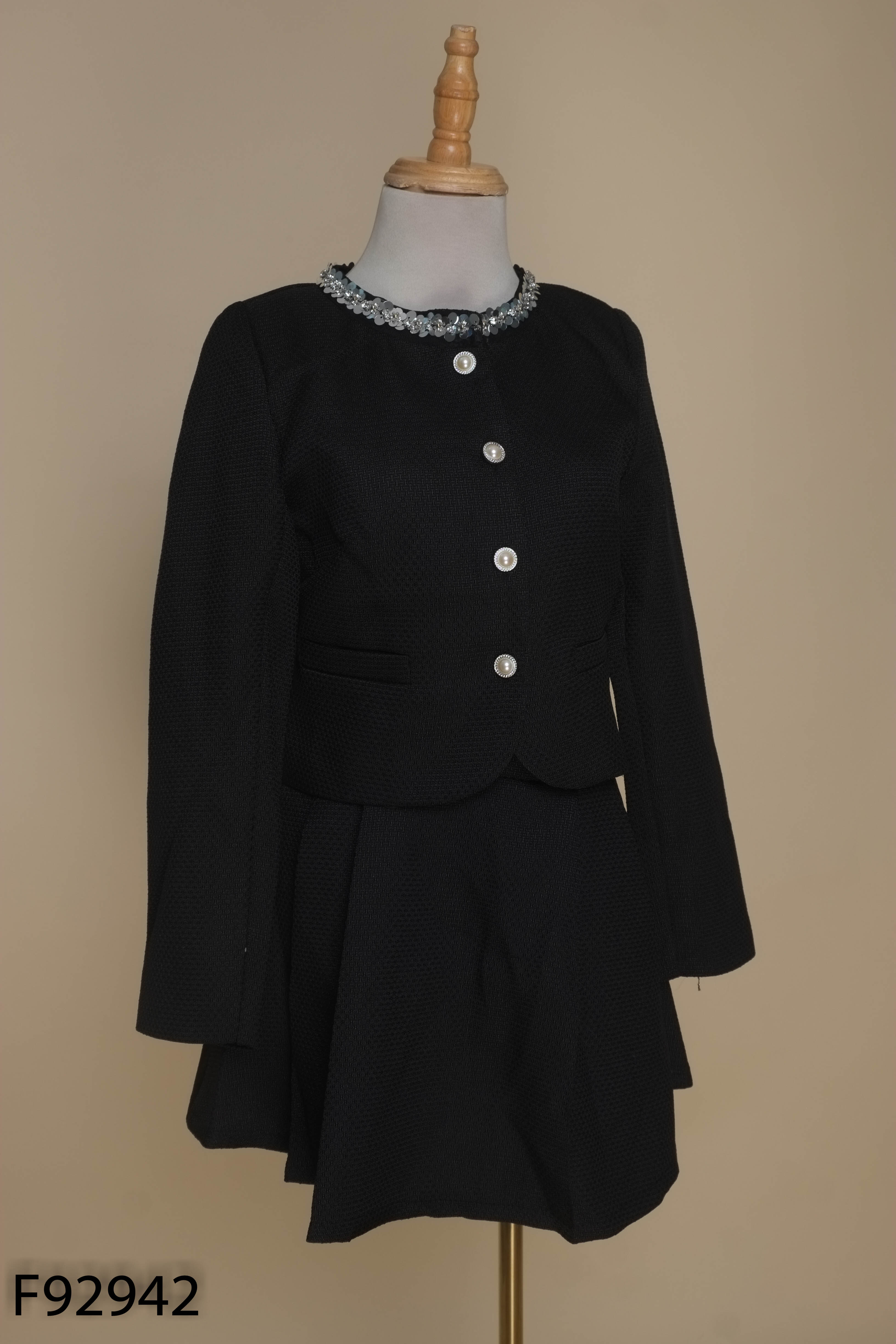 NEWTAG set dạ tweed đen+váy