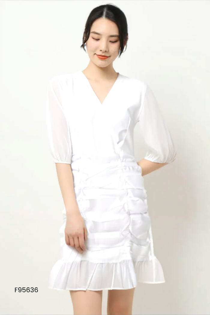 Váy trắng đuôi cá