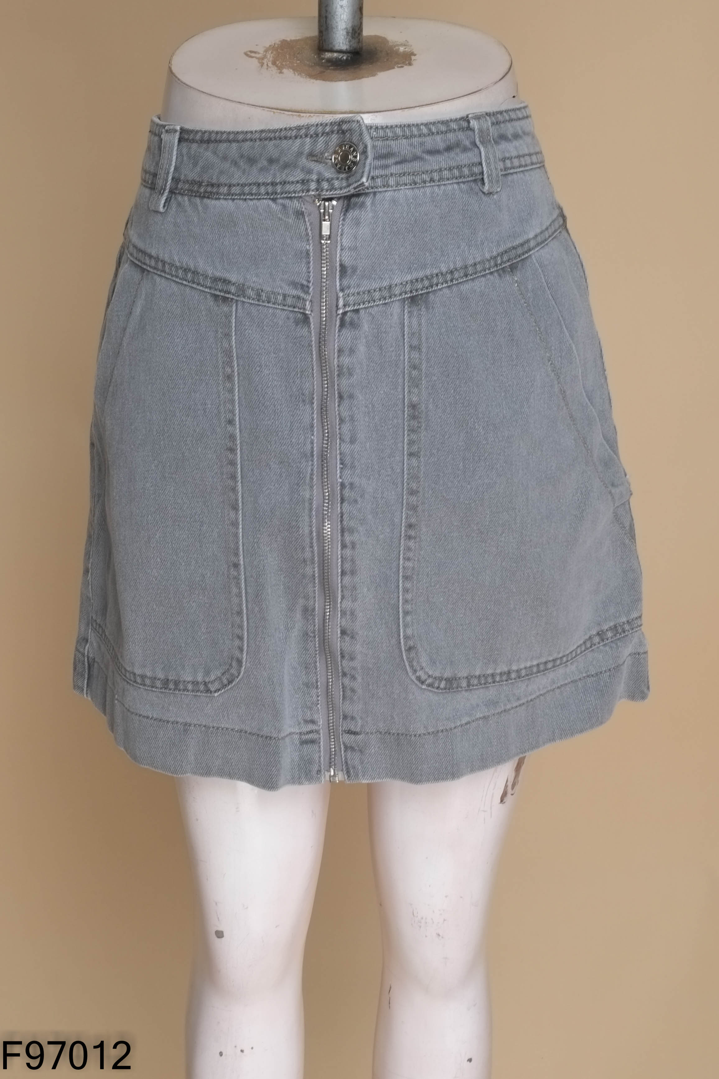 Chân váy jeans xám xanh khóa kéo