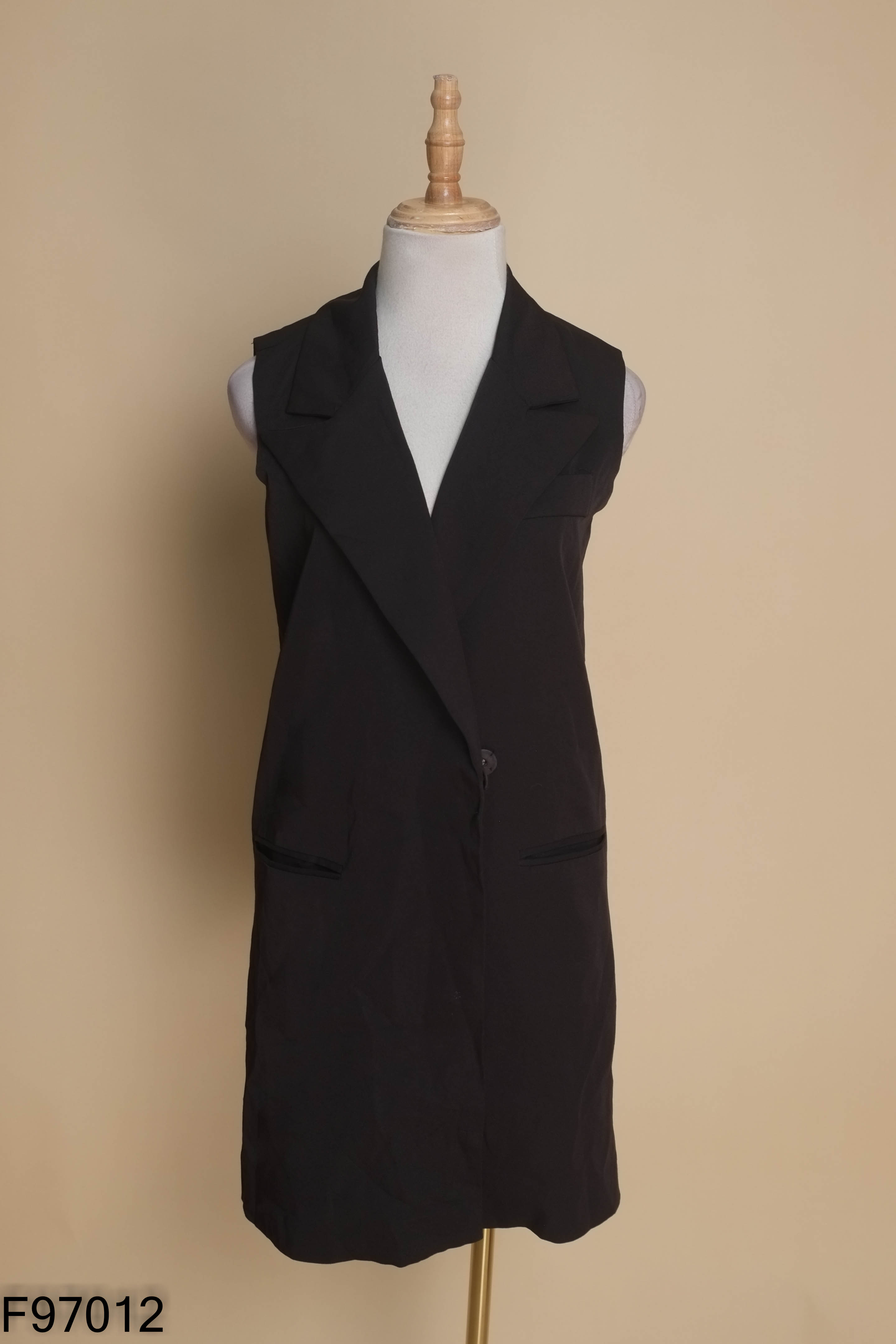 Áo khoác blazers đen gile cúc bấm dài