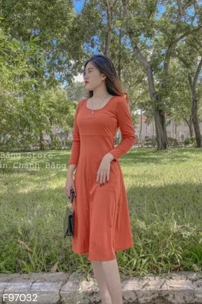 Váy thun cam đất