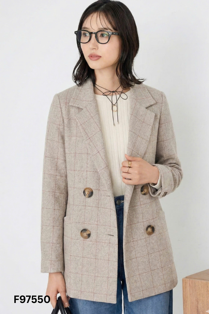 Áo blazer ghi kẻ đỏ