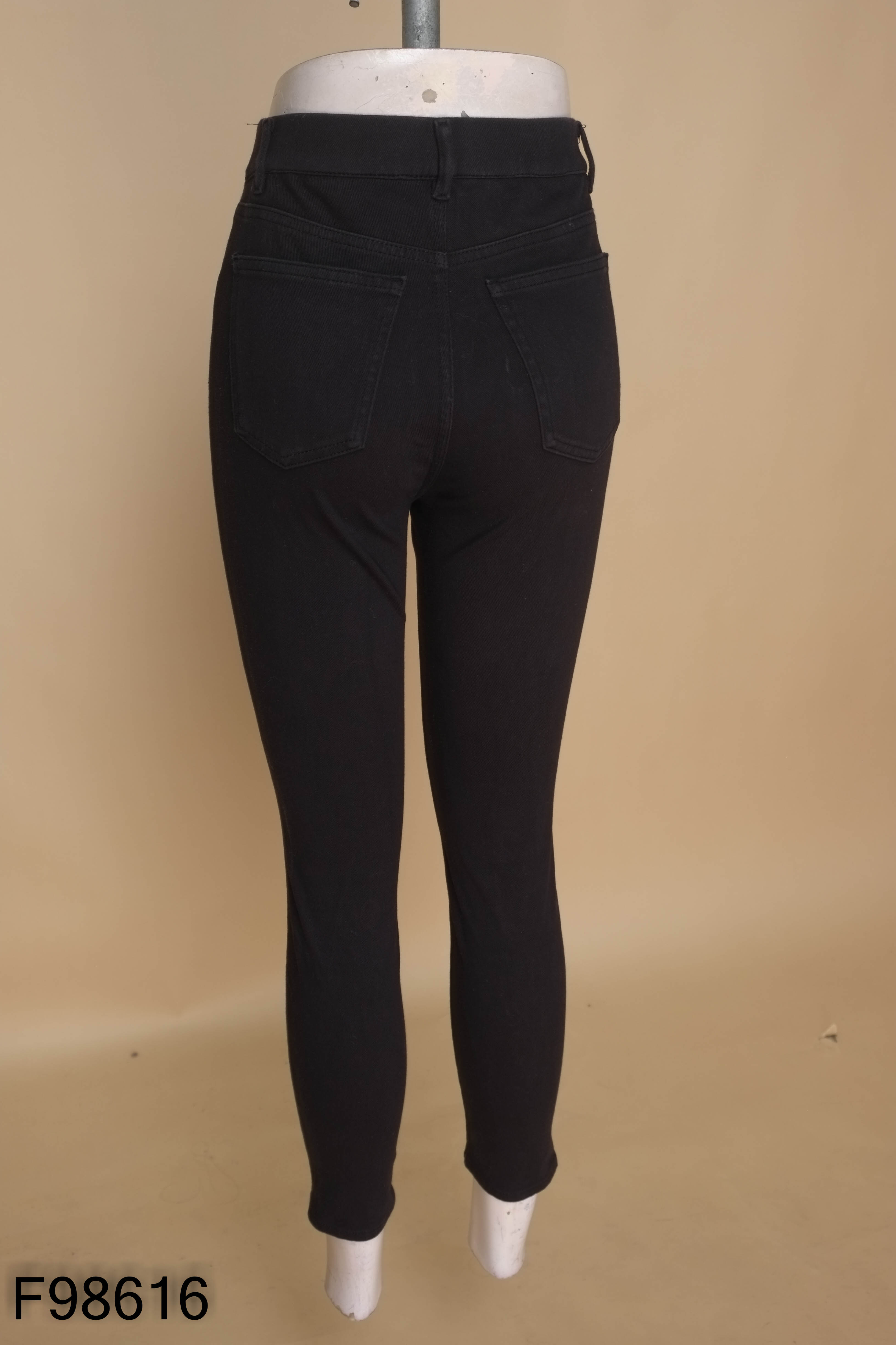 Quần skinny jeans UNIQLO đen