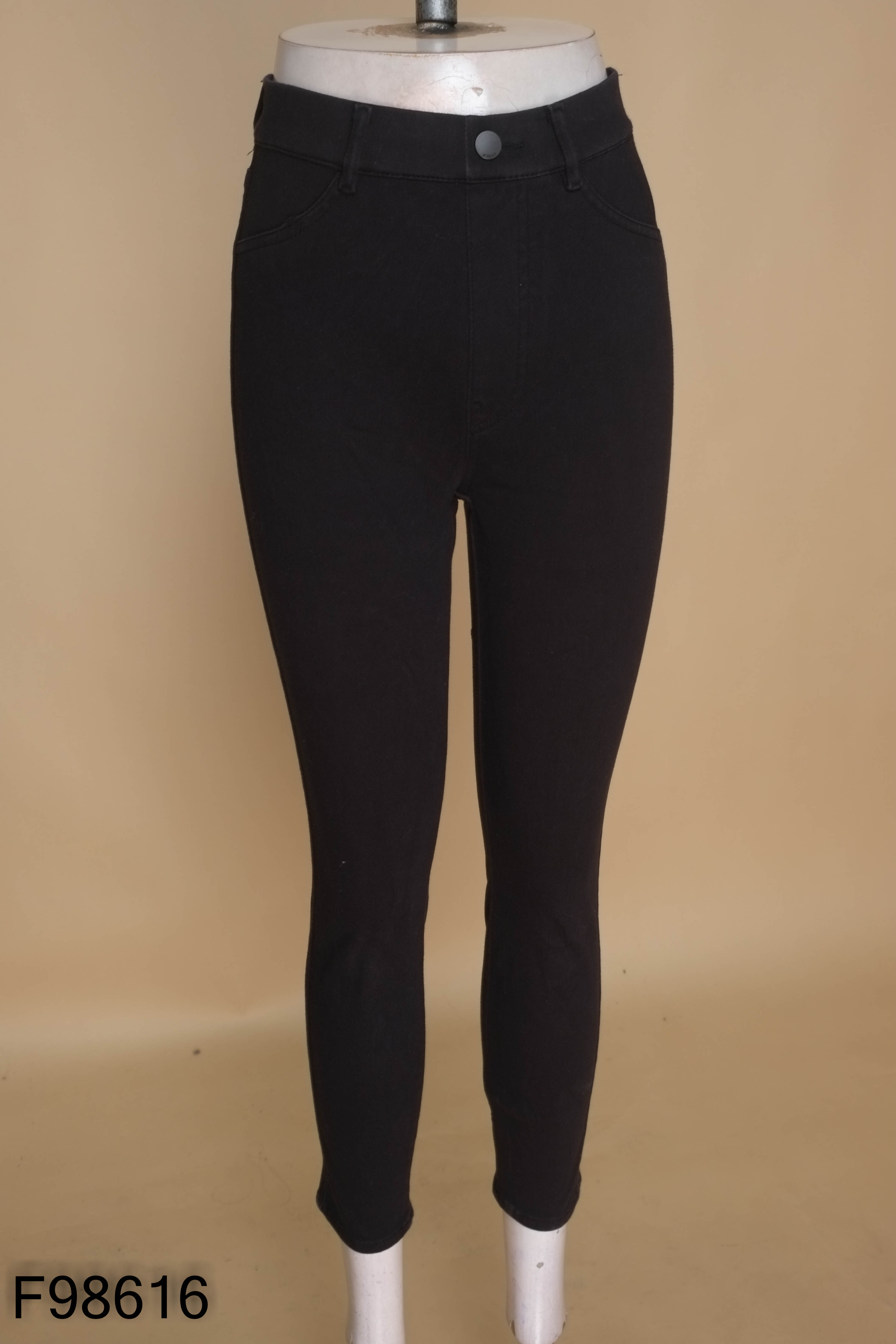 Quần skinny jeans UNIQLO đen