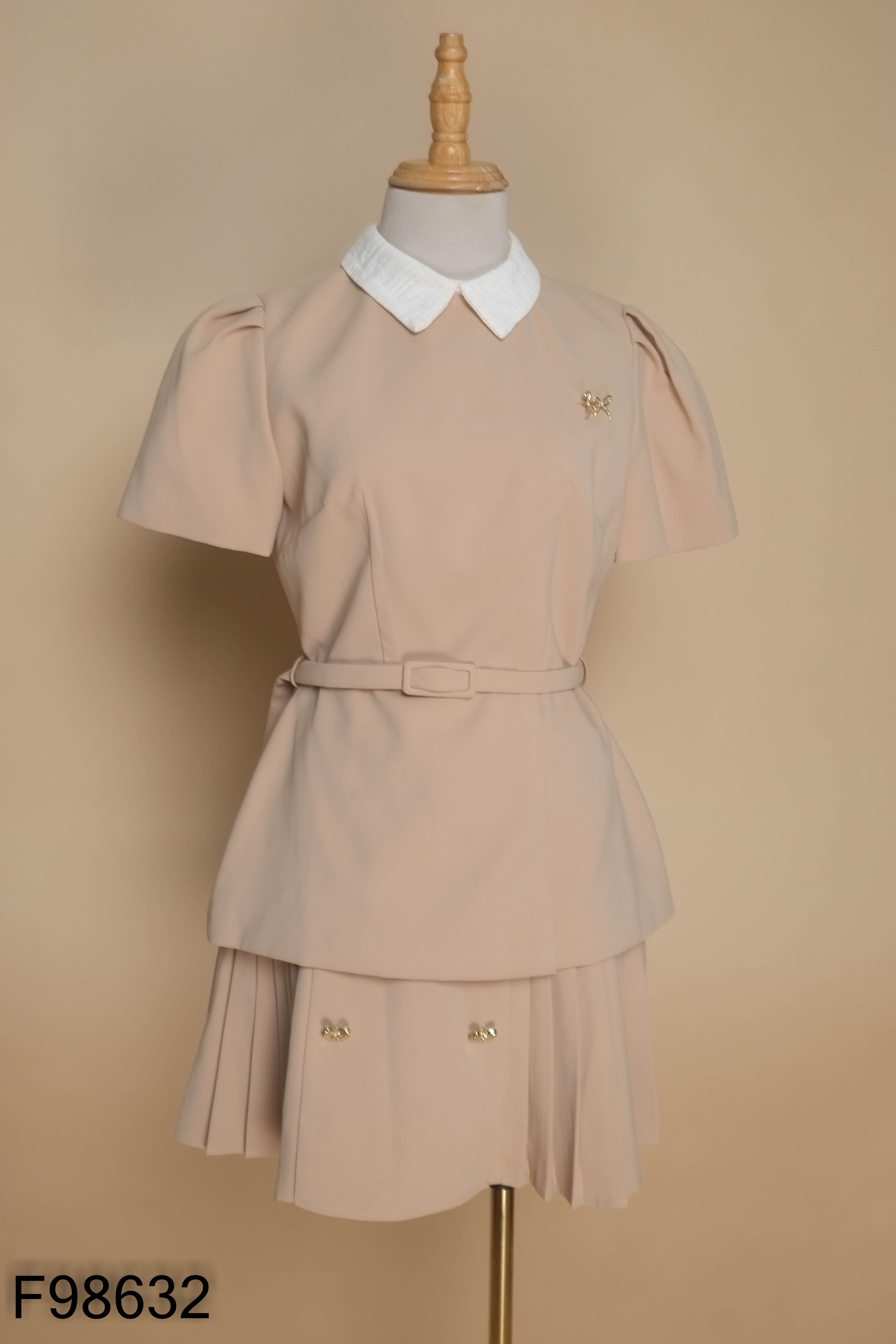 Set P.H.EBERLLY áo + chân váy xếp ly nâu