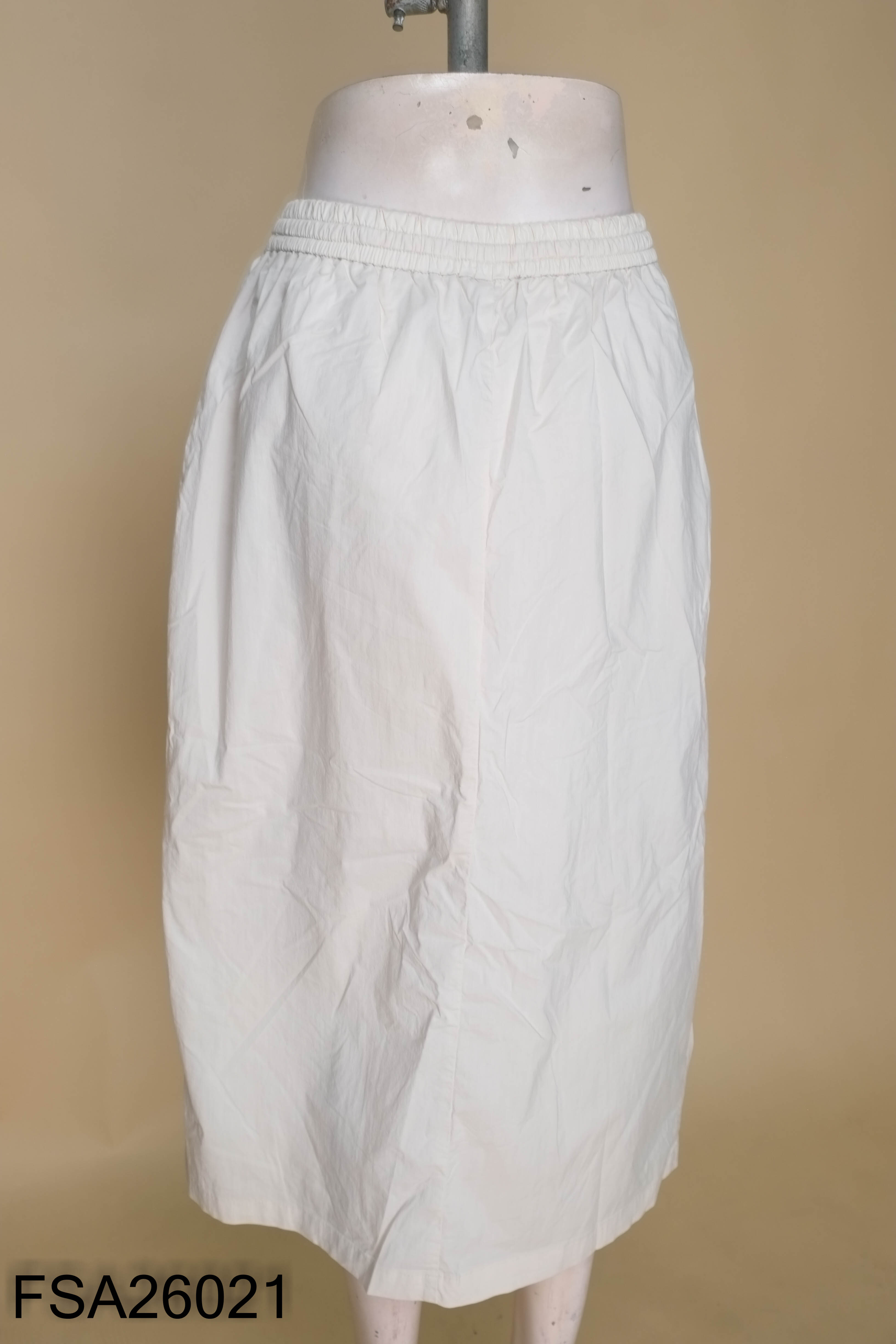 Chân váy MIXXO be trơn