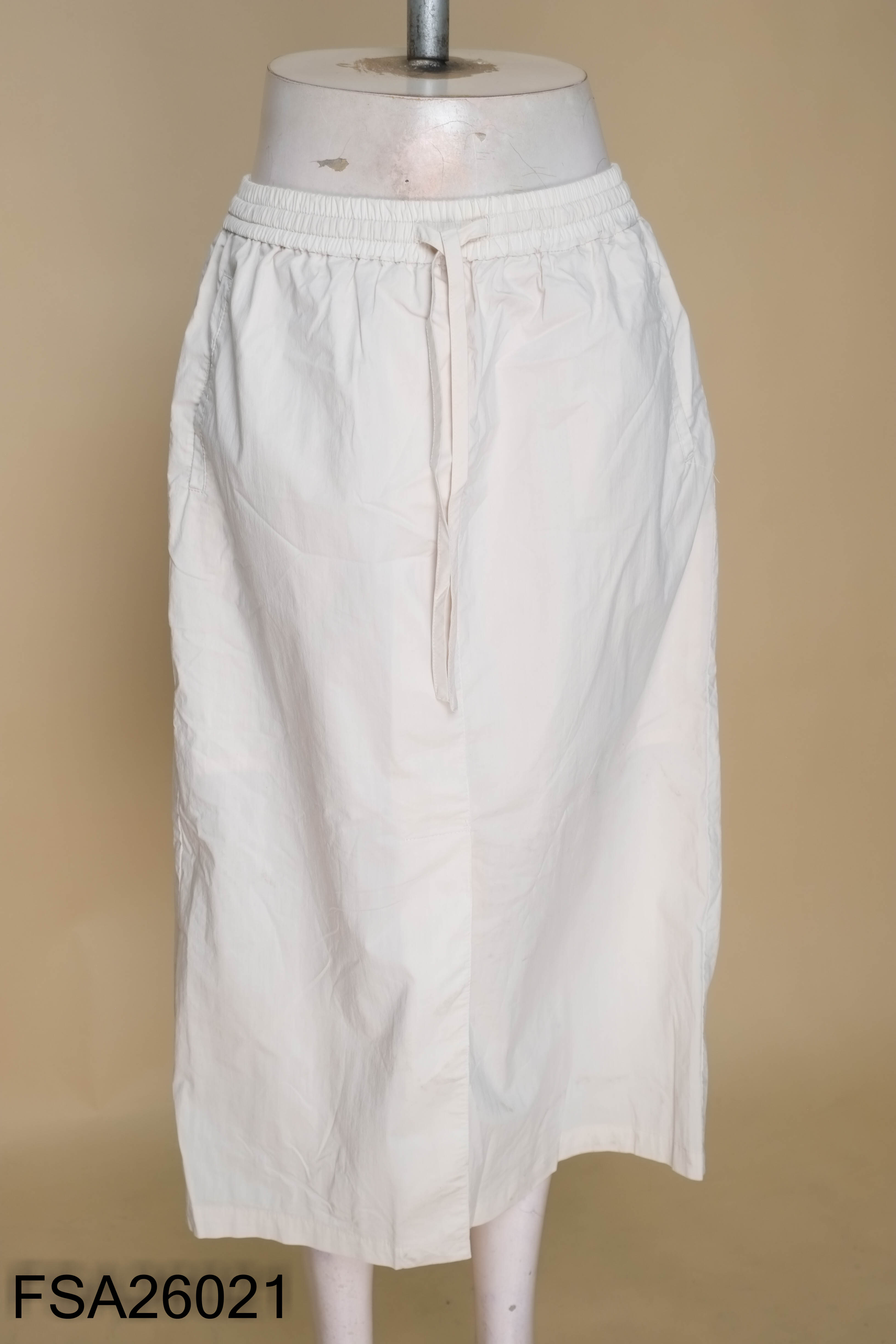 Chân váy MIXXO be trơn