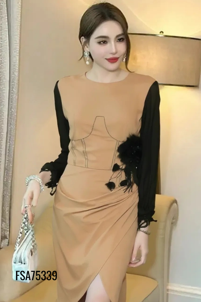 Váy nâu phối tay đen