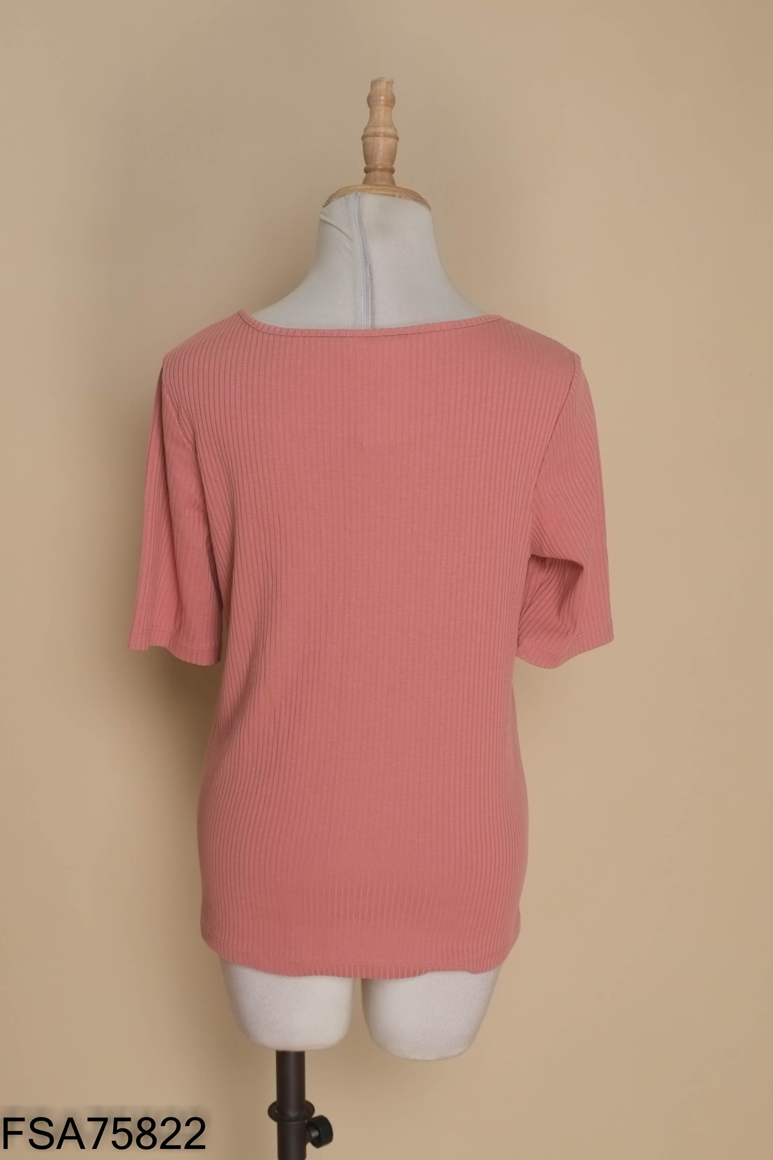 Áo UNIQLO hồng