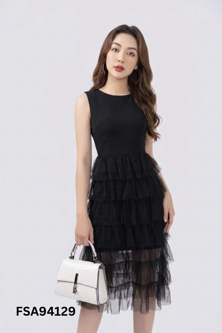 Váy đen mix lưới
