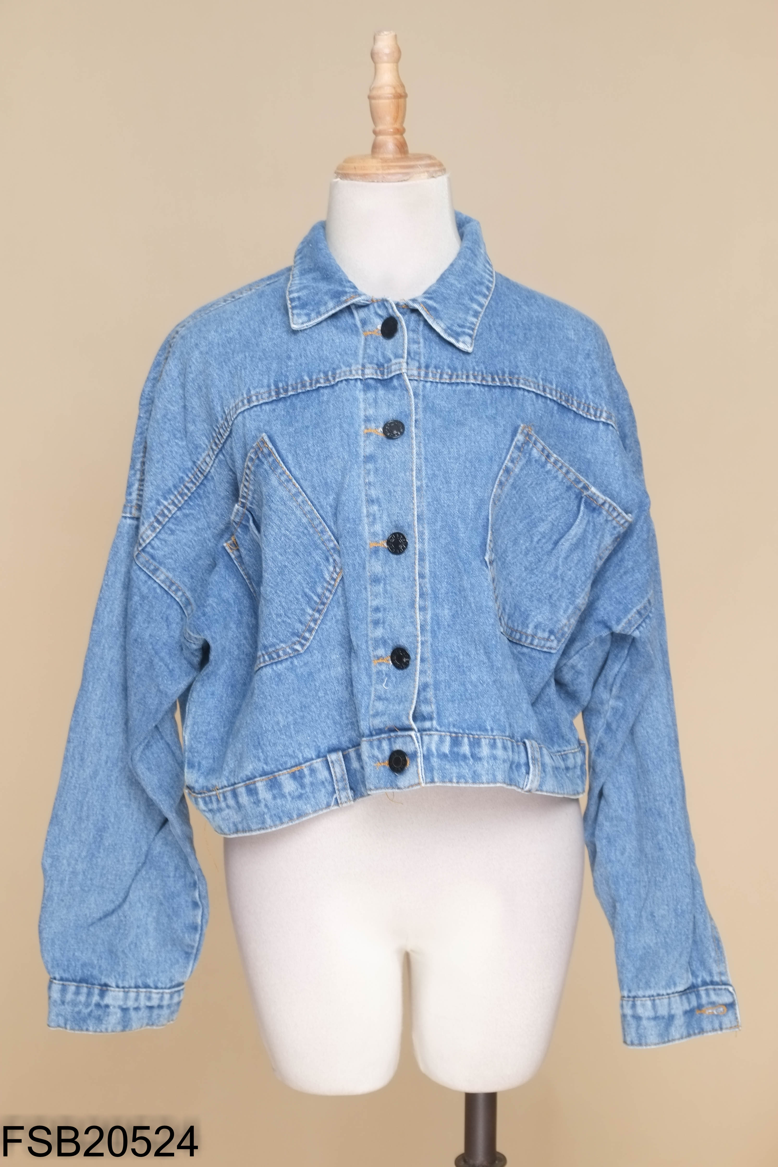 Áo khoác jeans xanh croptop phối kiểu