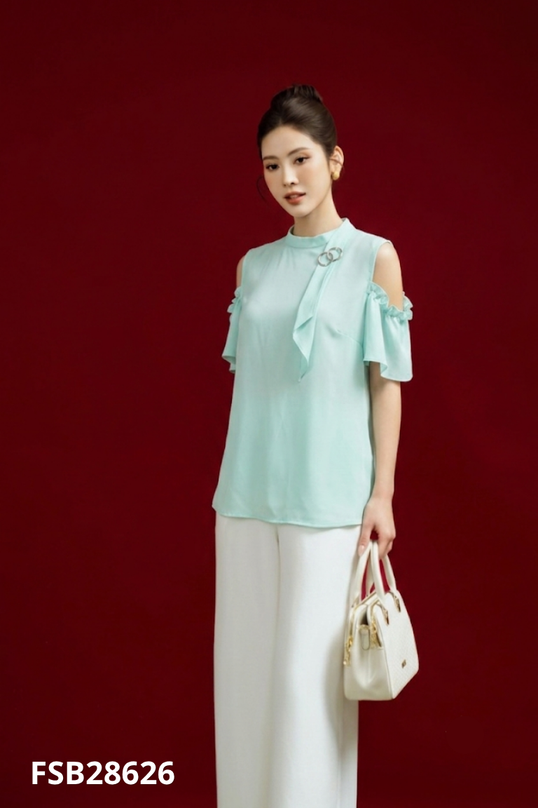 Áo xanh KB hở vai
