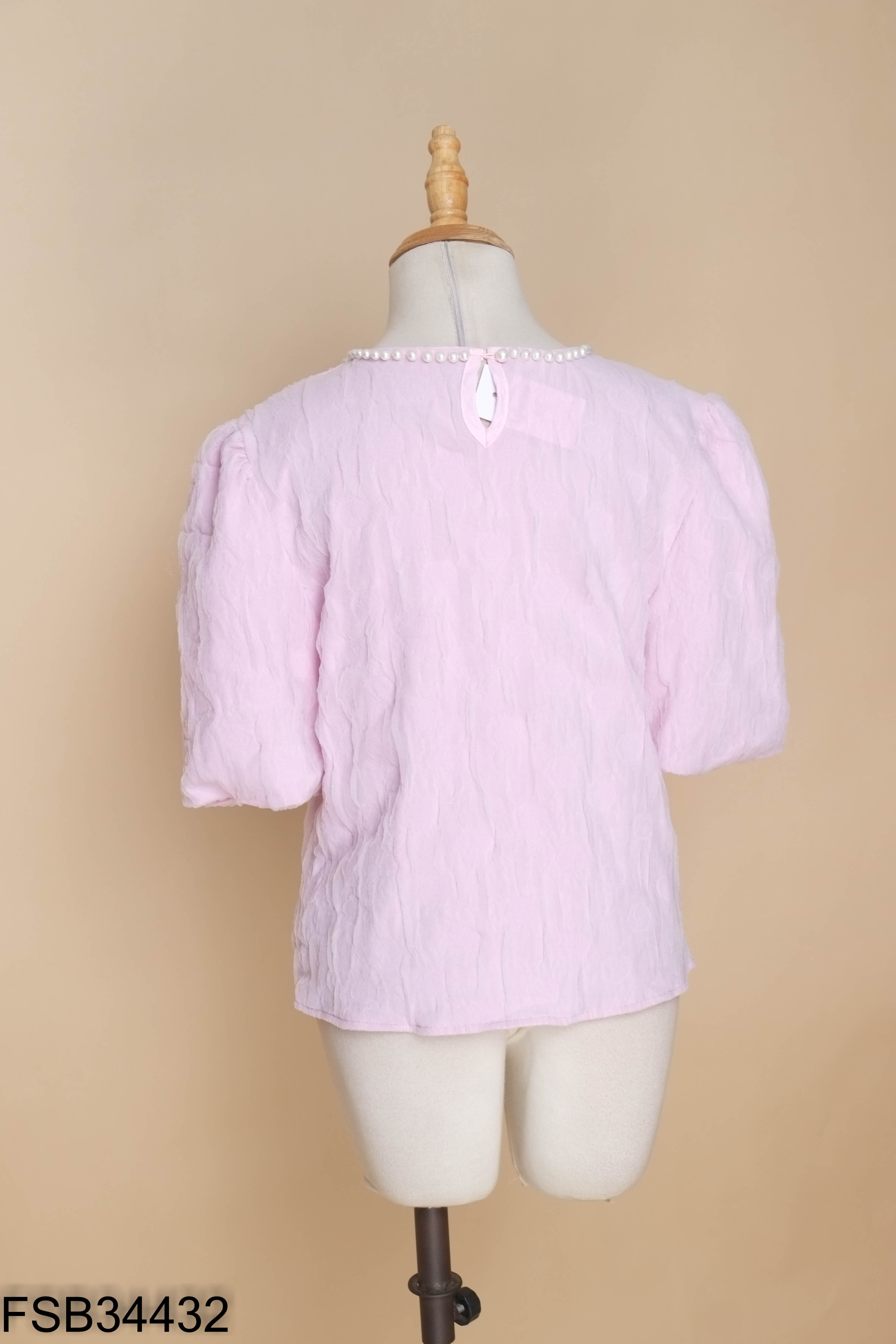 Áo hồng tím cổ đính ngọc