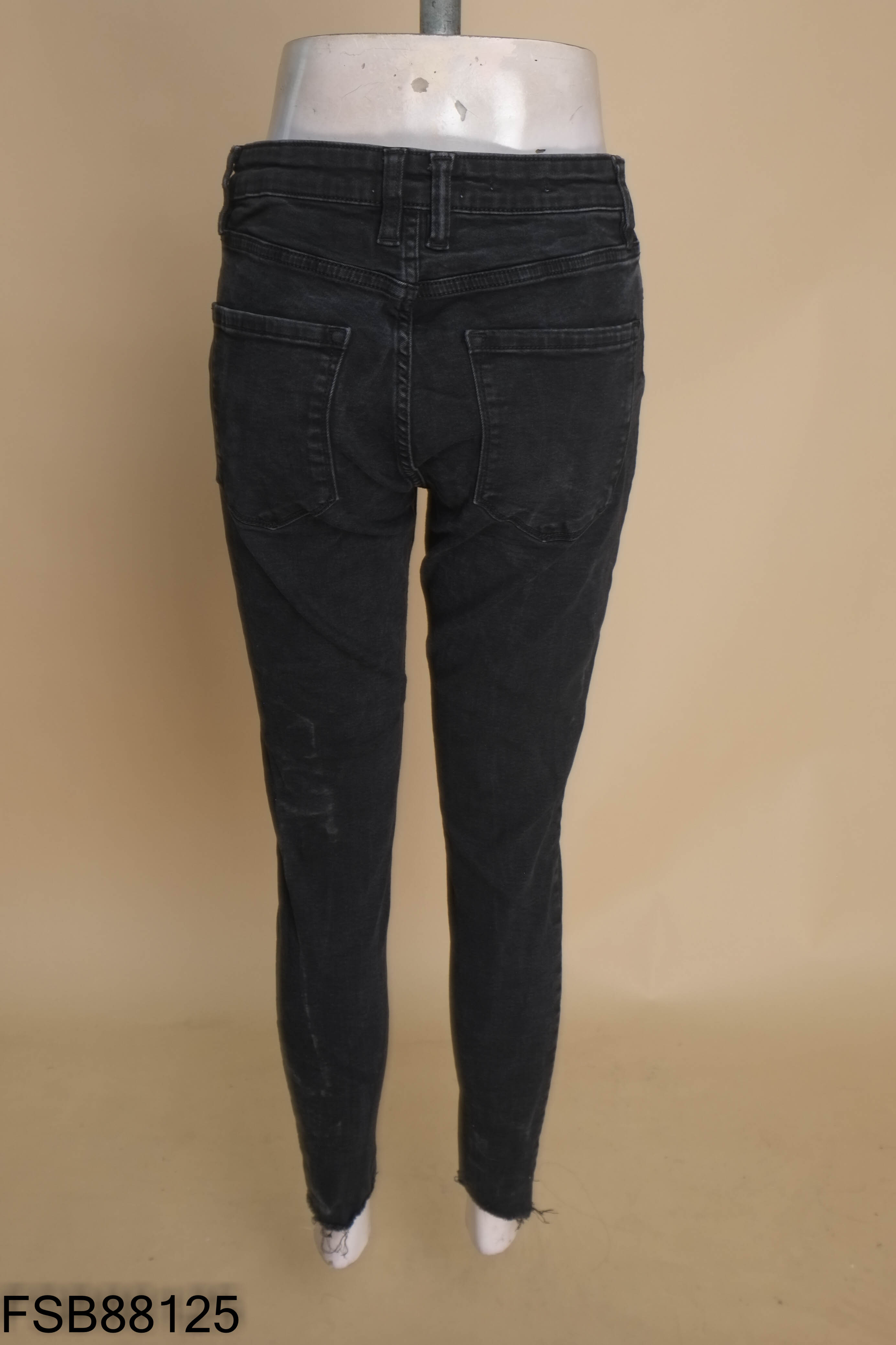 Quần jeans đen MNG DENIM