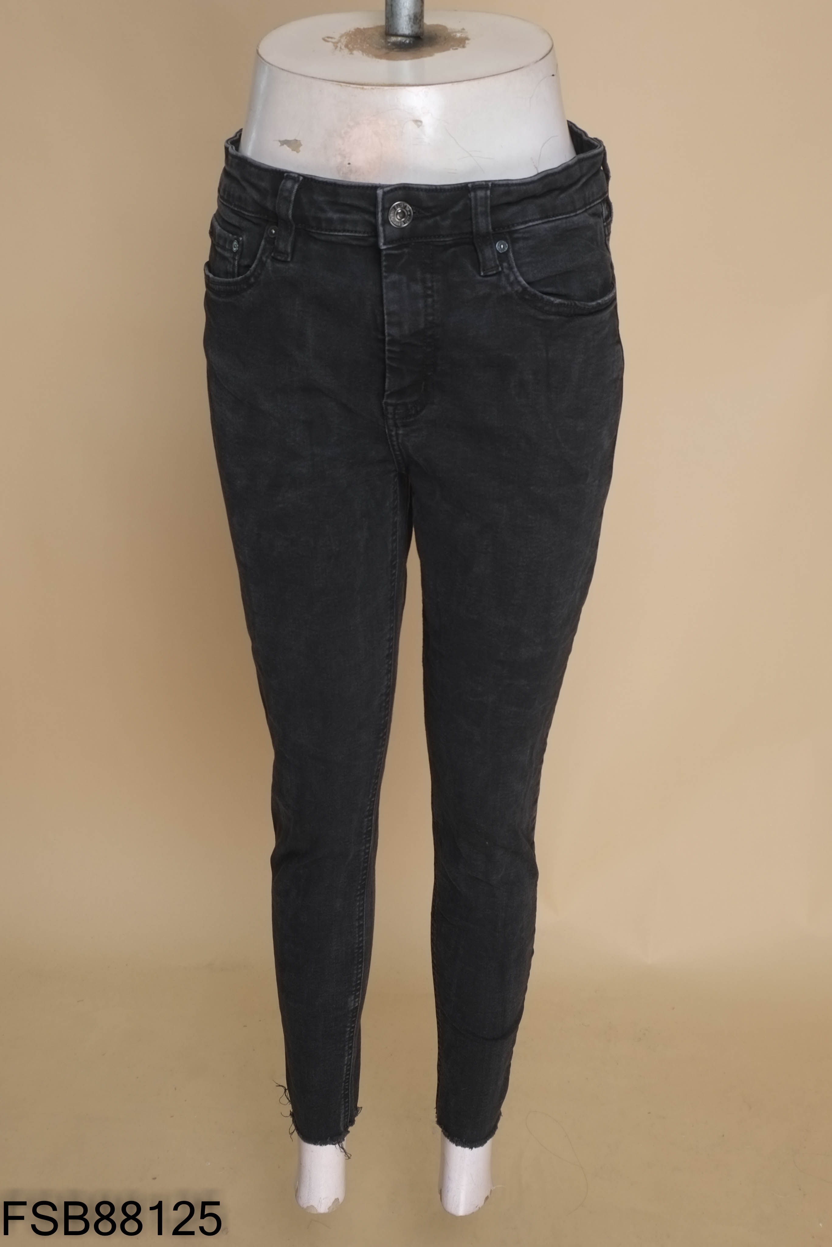 Quần jeans đen MNG DENIM