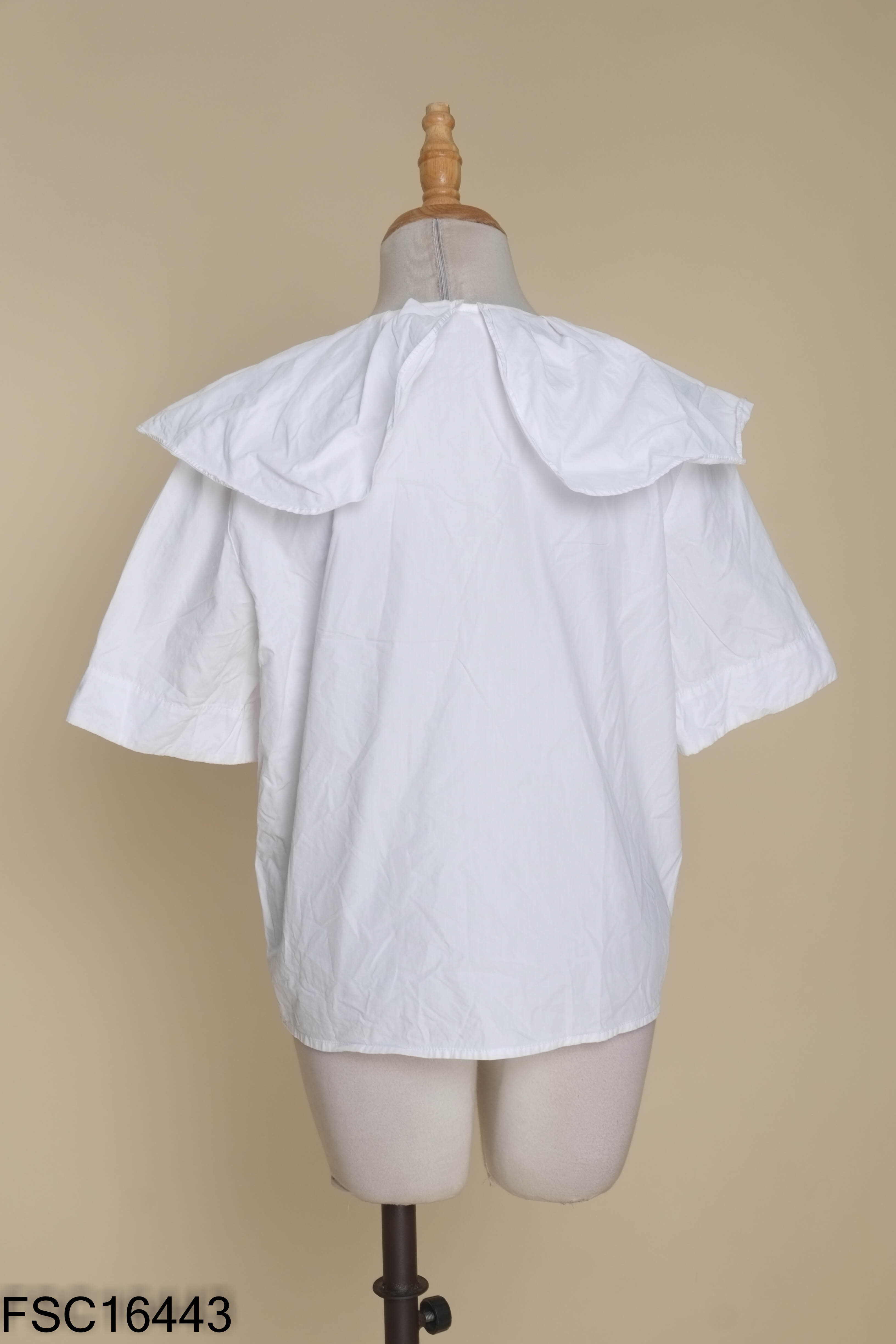 Áo trắng cổ sen