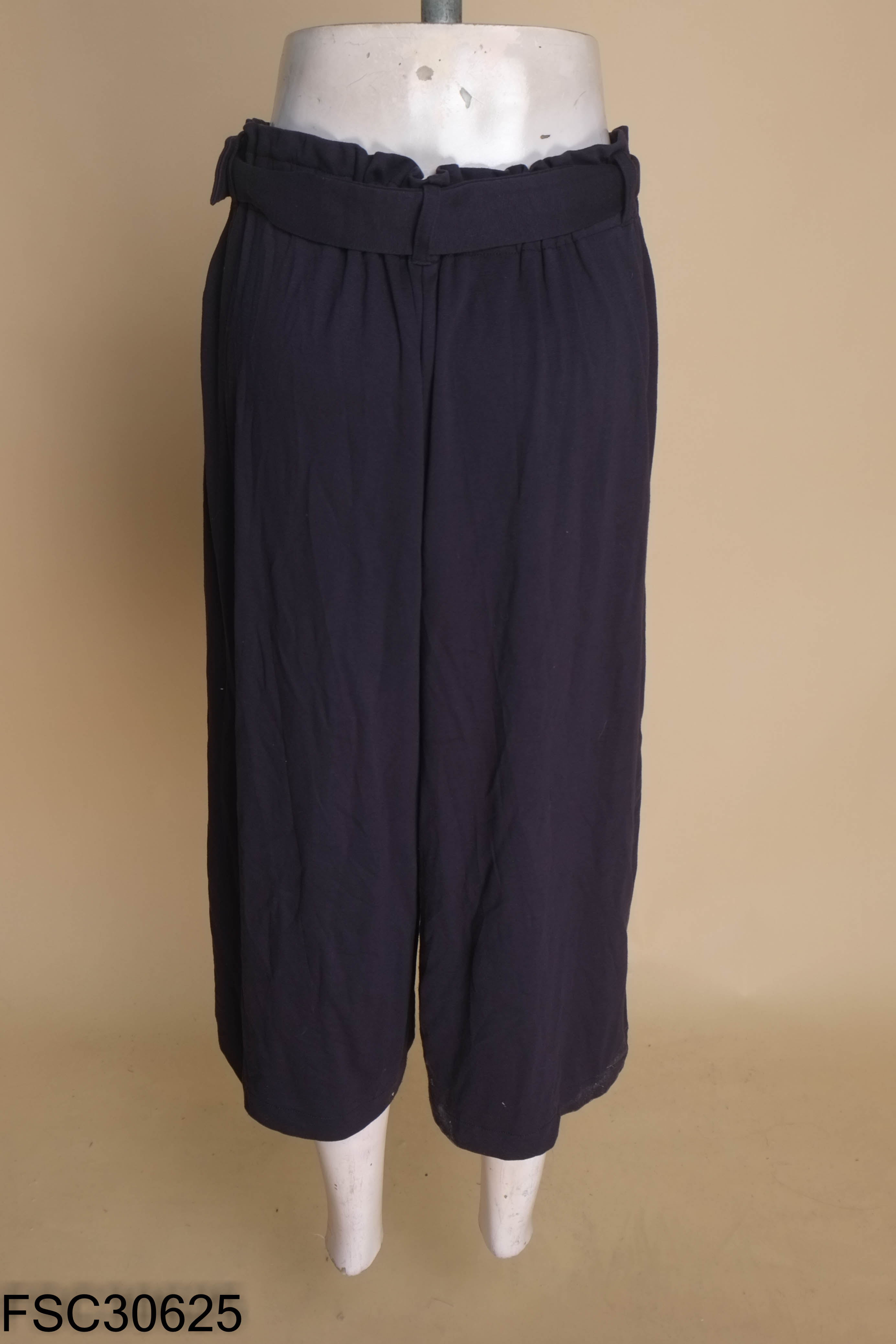 Quần UNIQLO xanh buộc dây đai