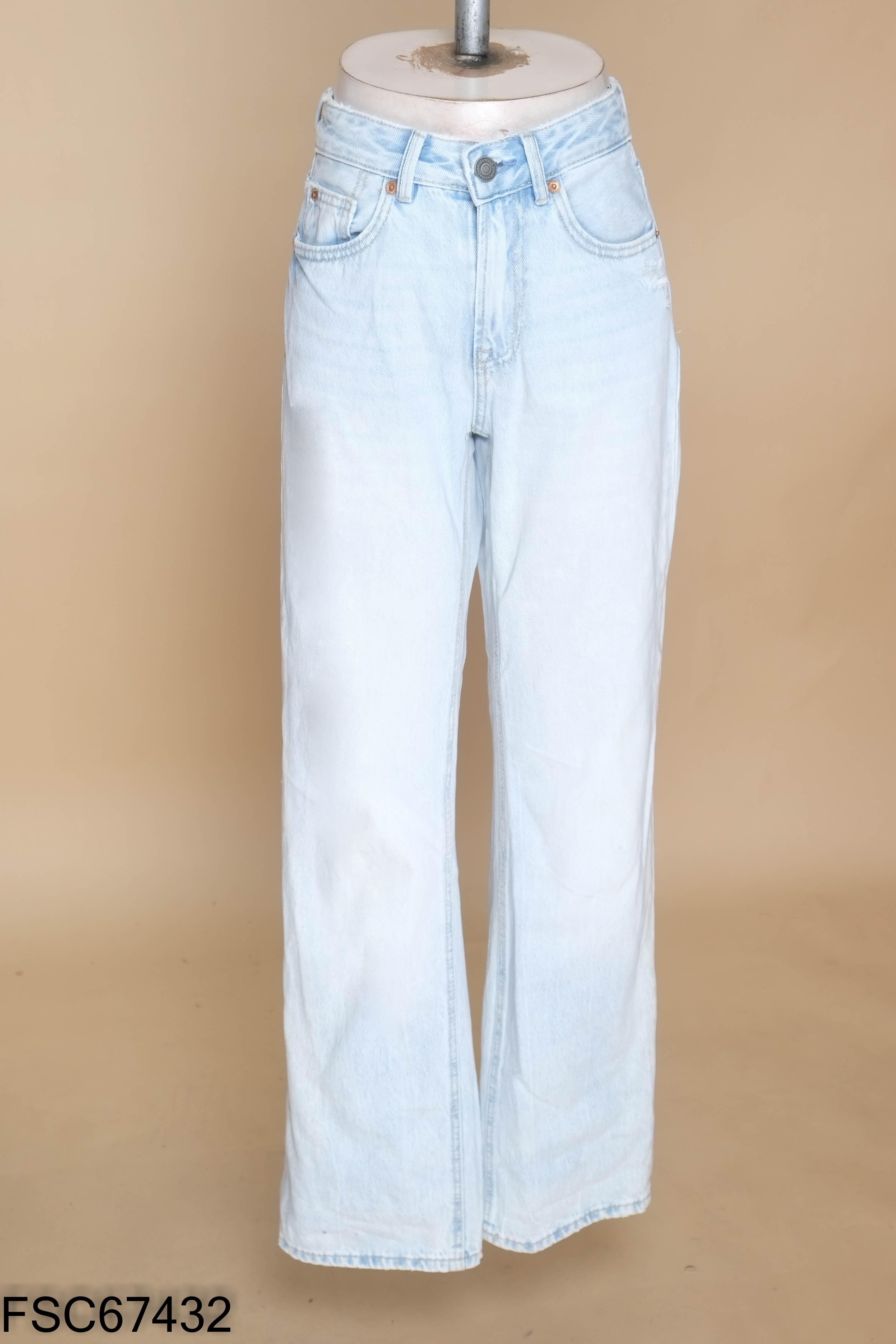 Quần jeans STRADIVARIUS xanh ố nhẹ