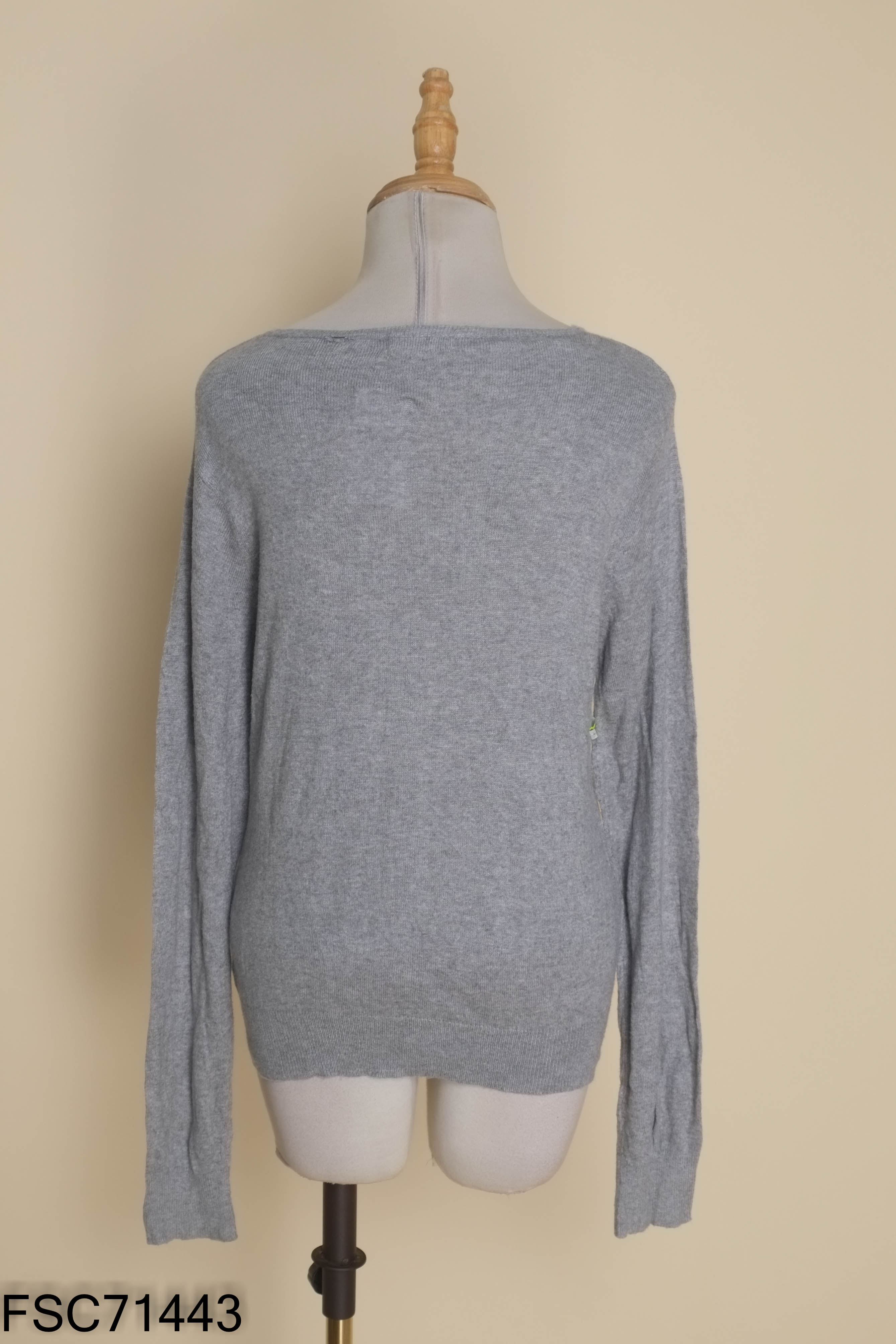 Cardigan ghi EARTH cổ tròn