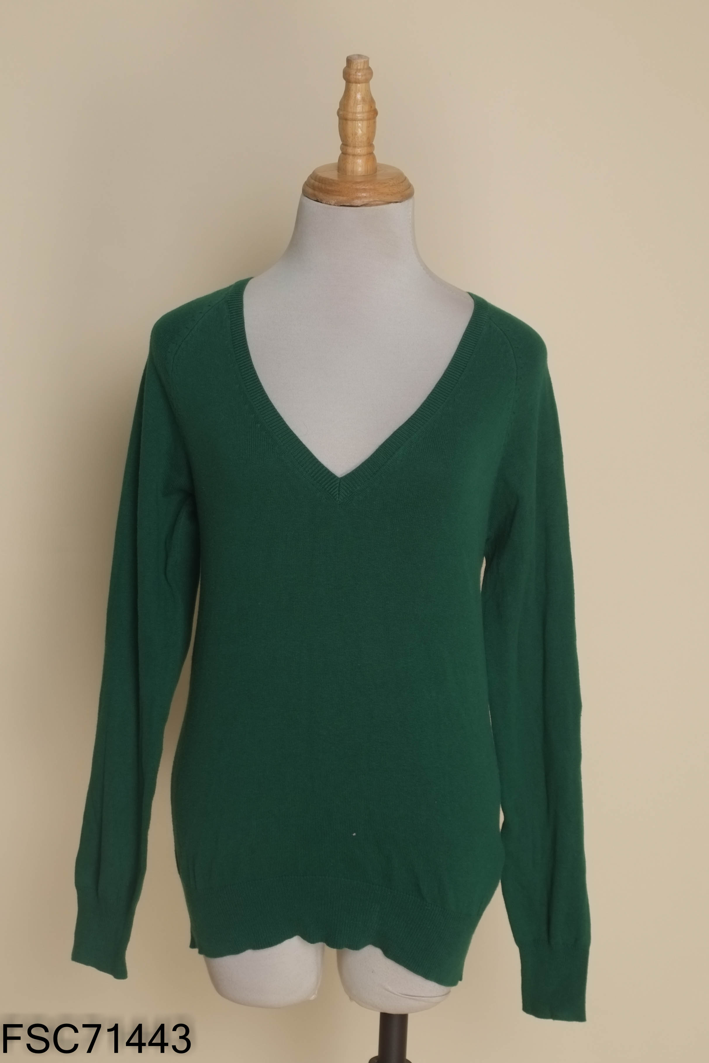 Áo len xanh ZARA cổ tim
