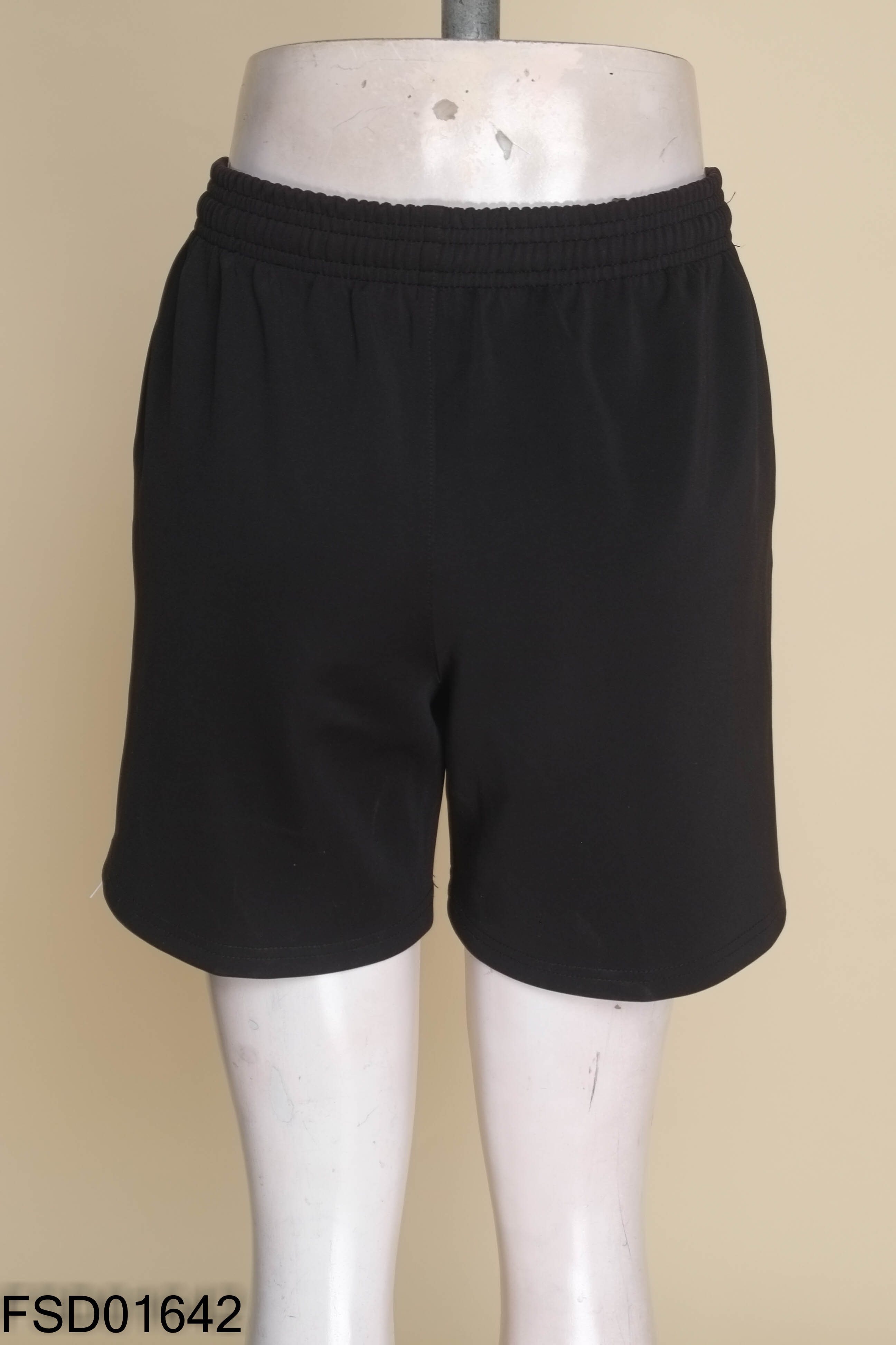 Quần short đen IKANDO