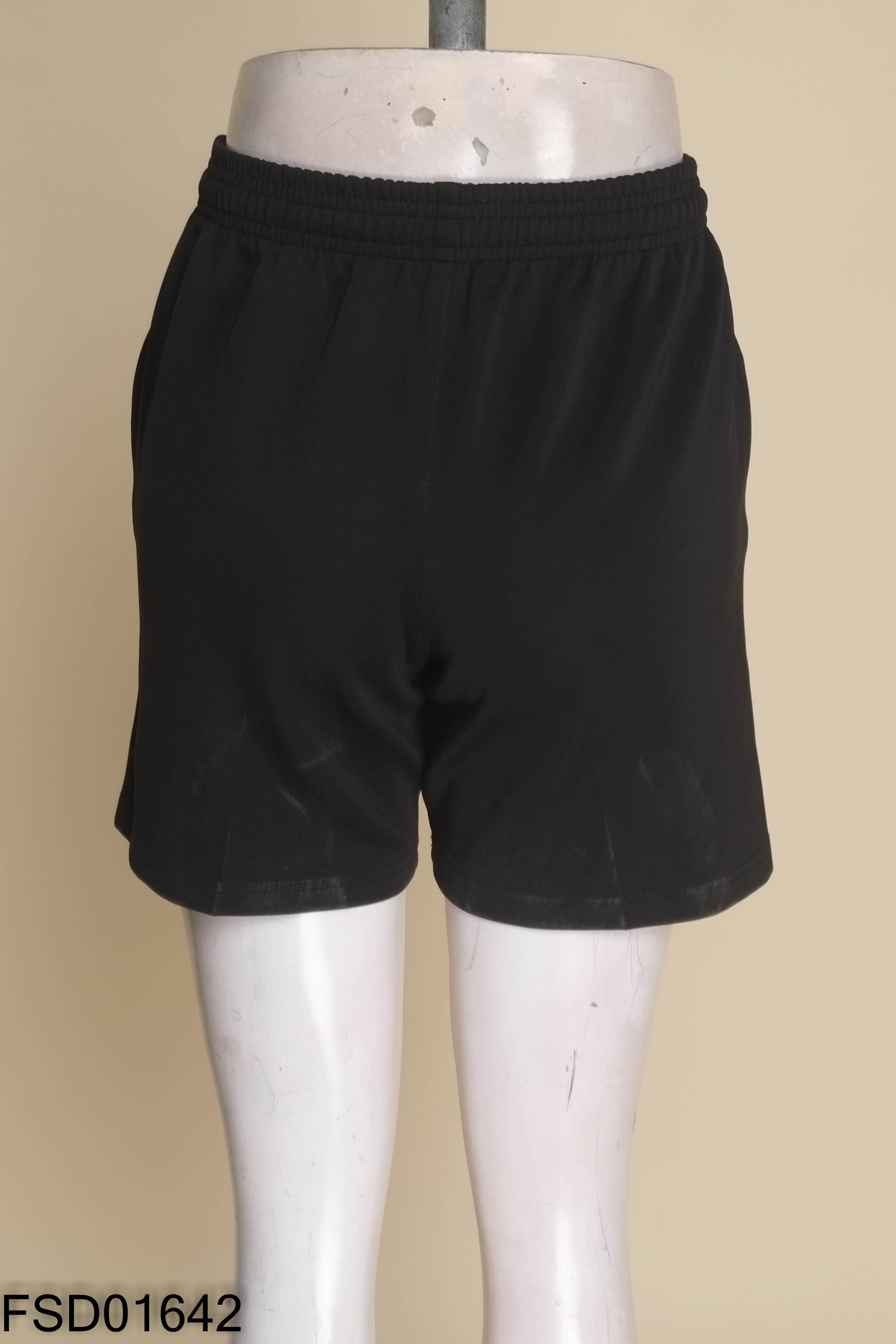 Quần short đen IKANDO