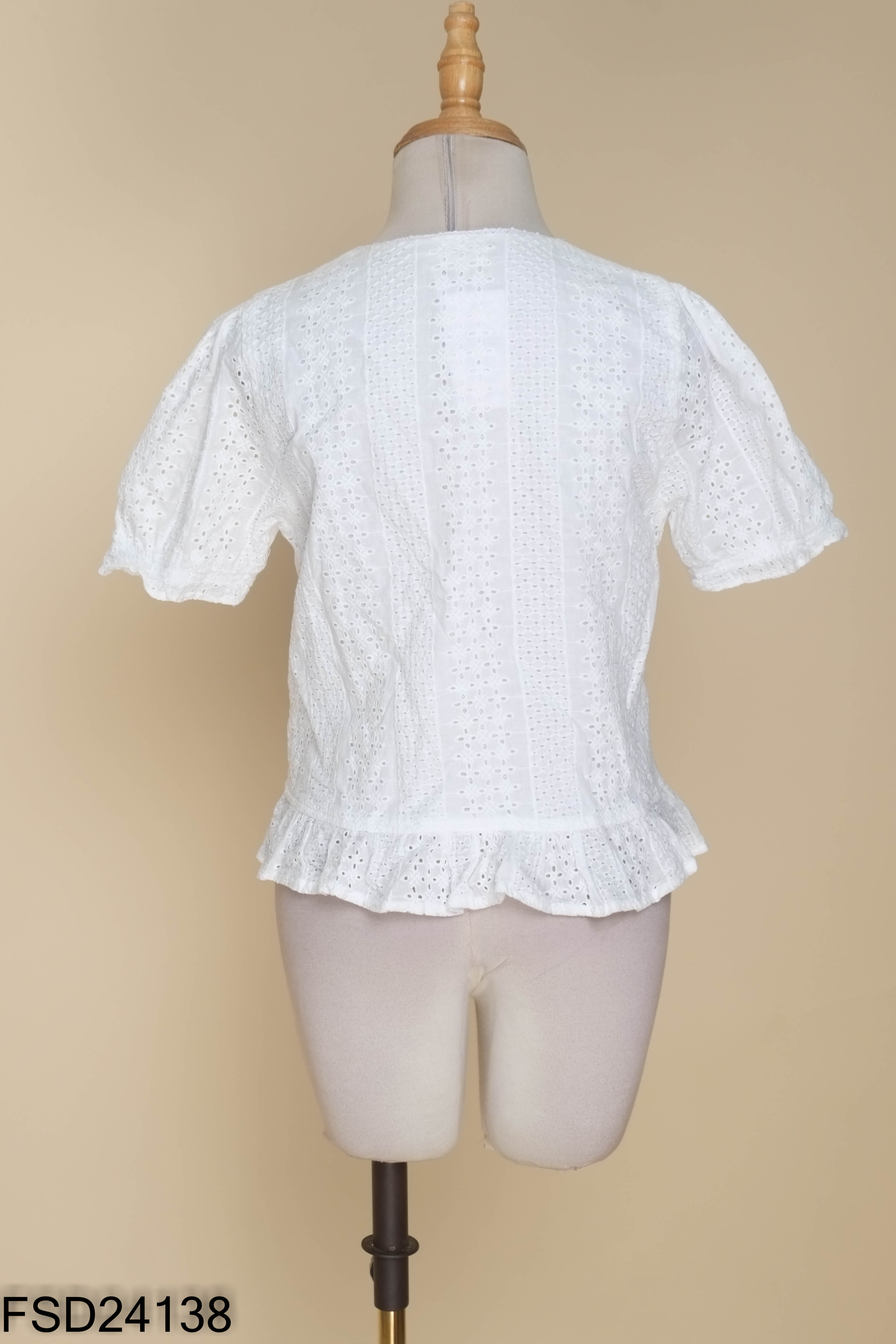 Áo AN trắng viền bèo