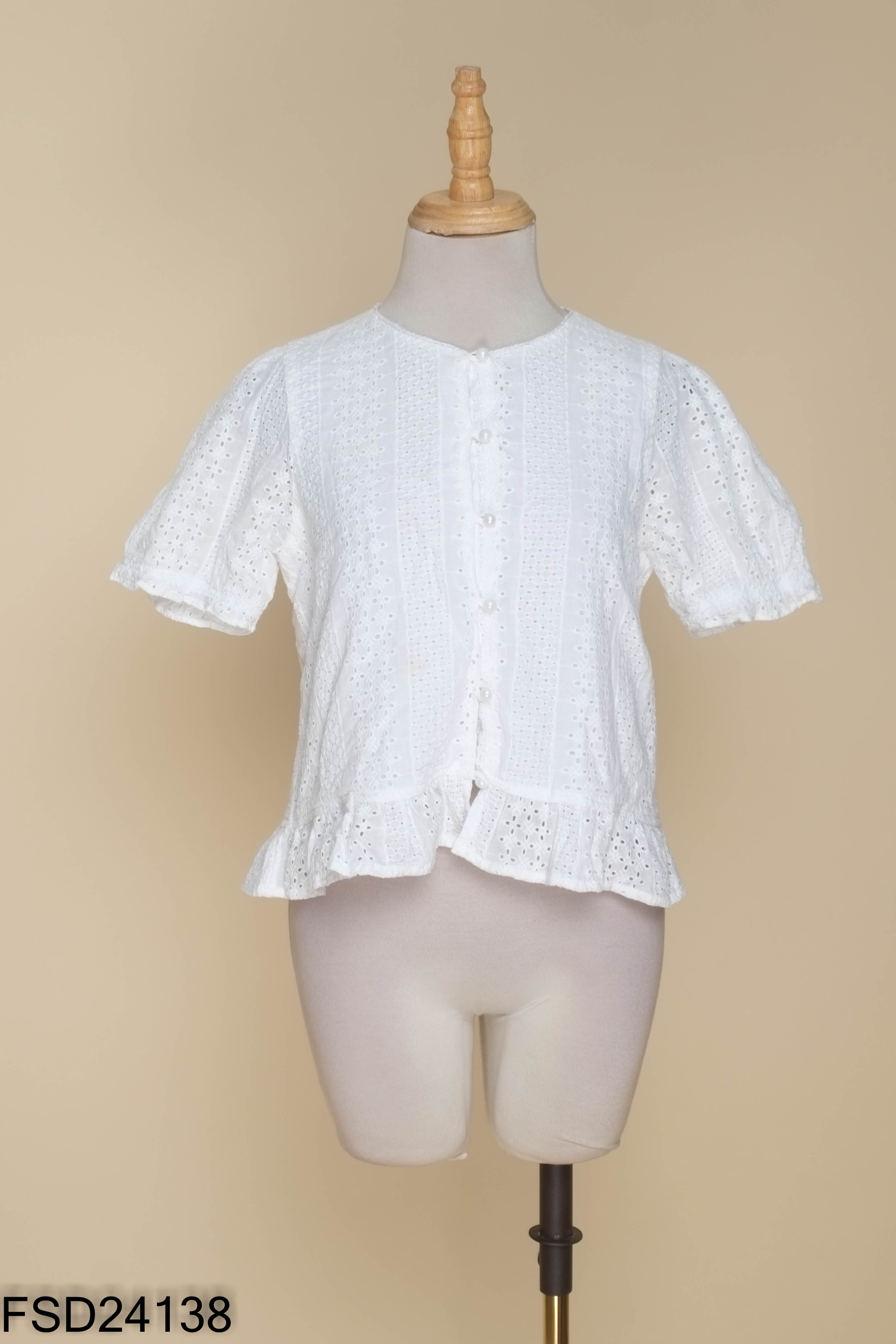 Áo AN trắng viền bèo