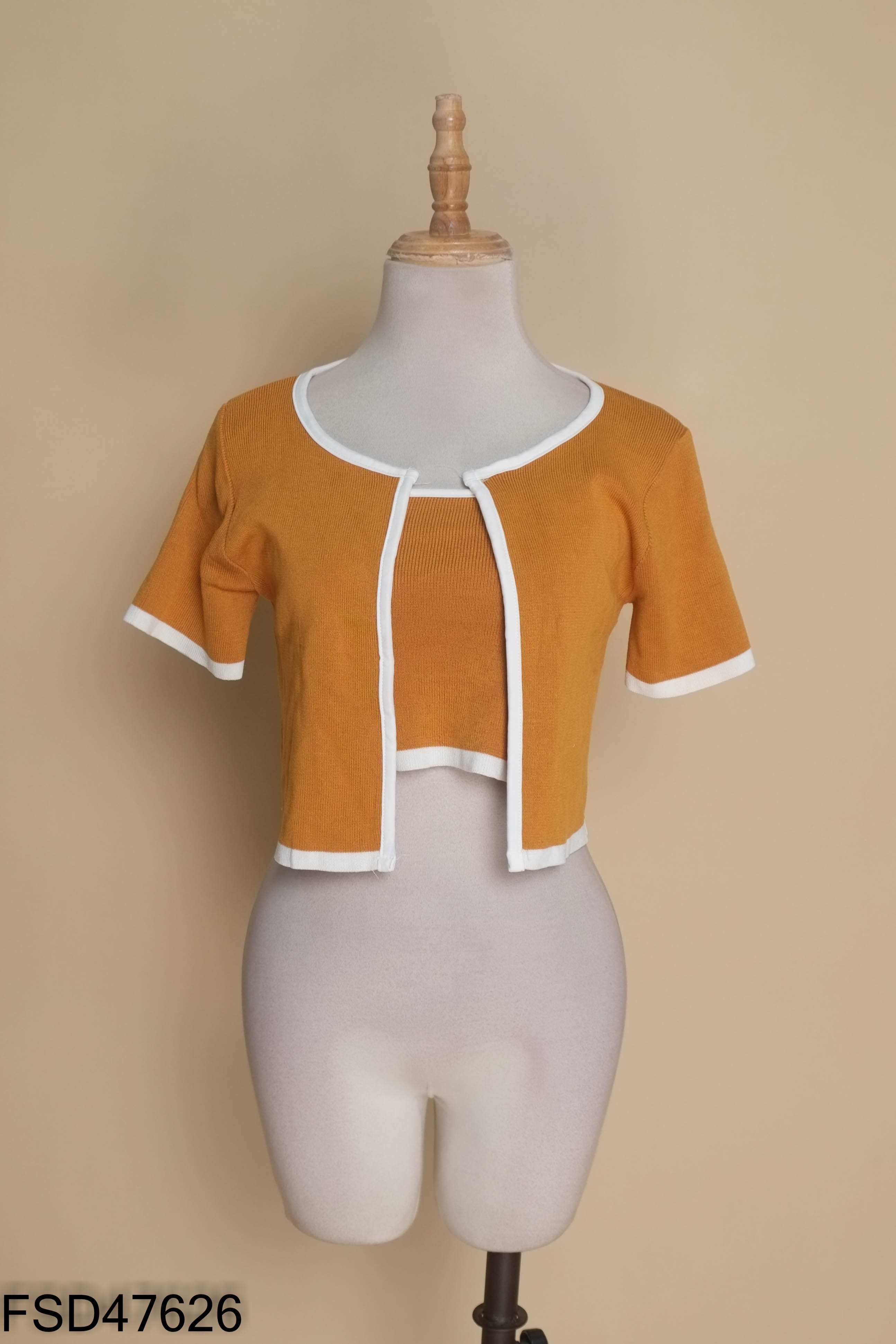 Set Áo len mongtoghi nâu viền trắng + áo quây