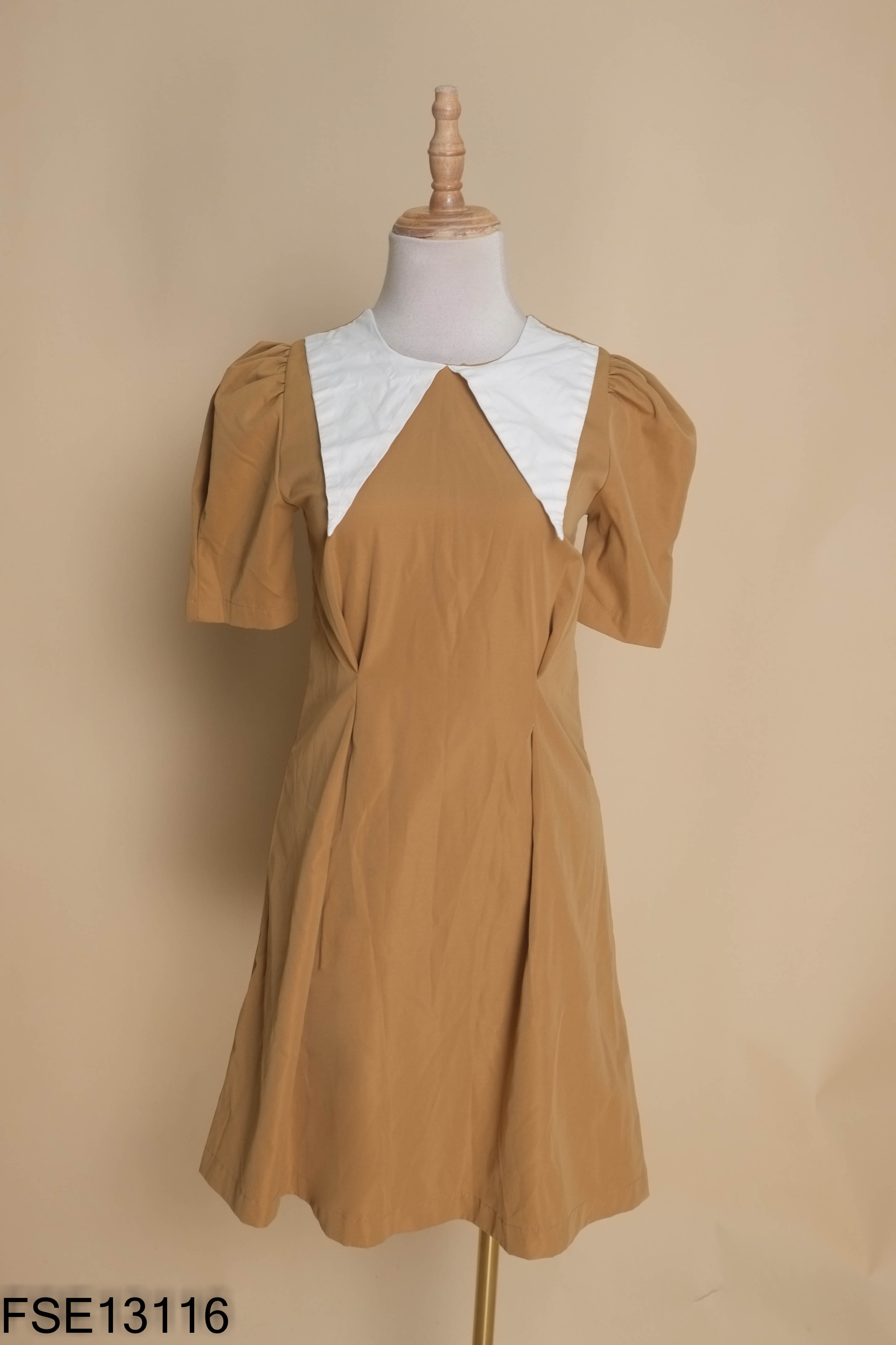 Váy REDSHOP nâu cổ be