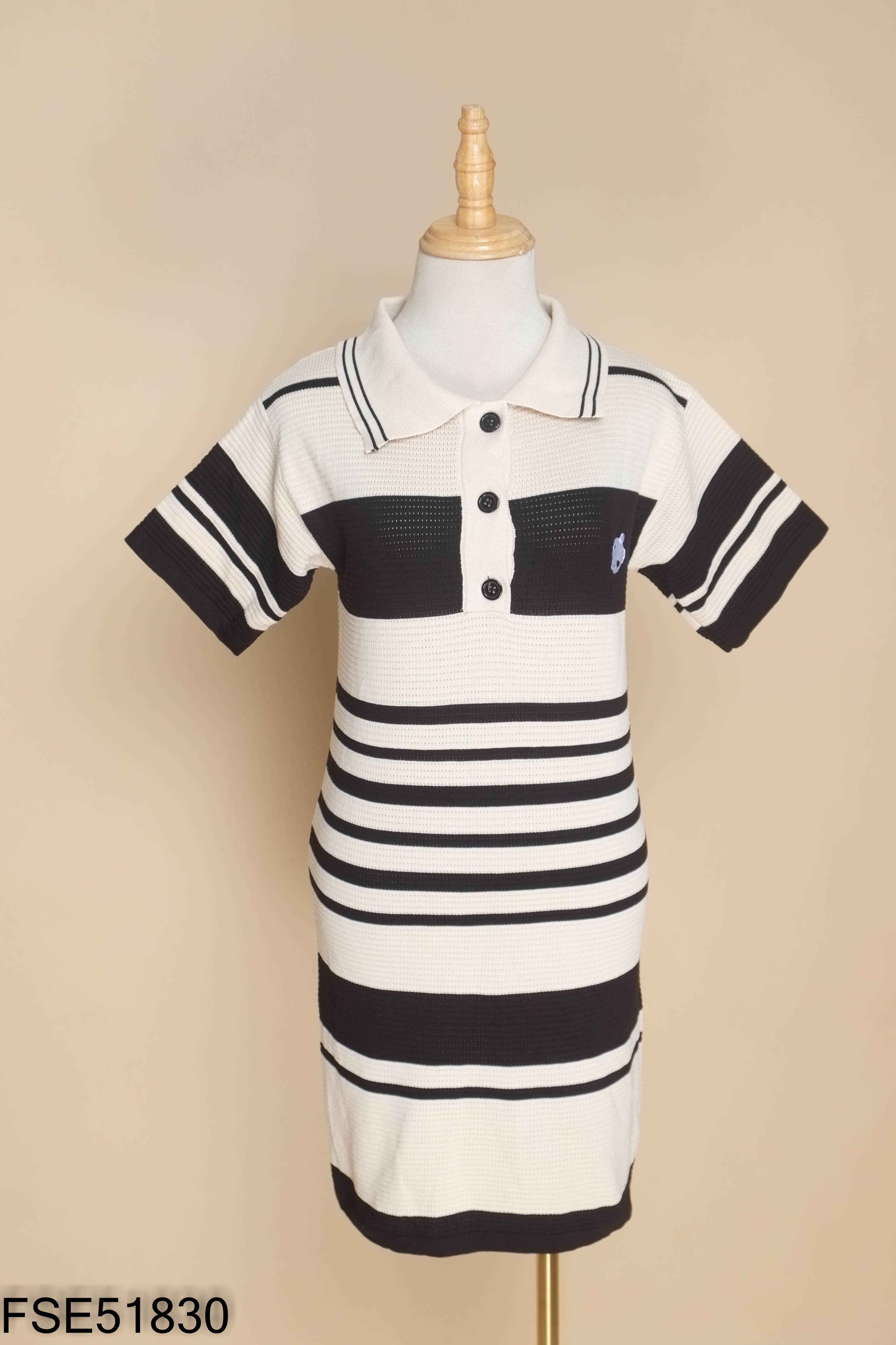 Váy be sọc đen cổ polo