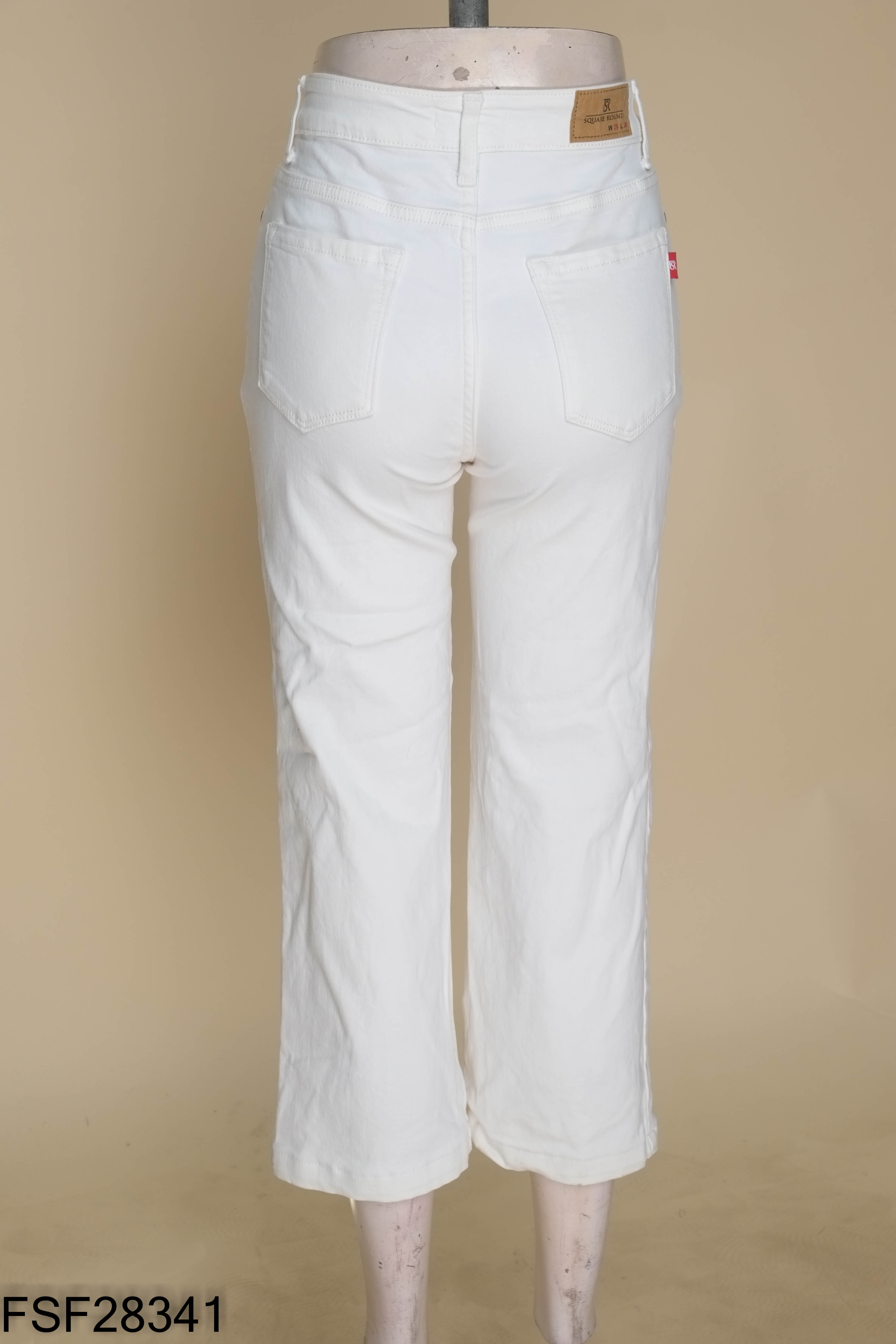 Quần jeans trắng SQUARE ROUND ống đứng