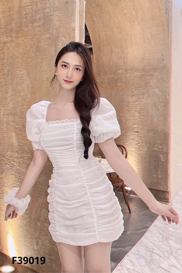 Váy trắng mix voan