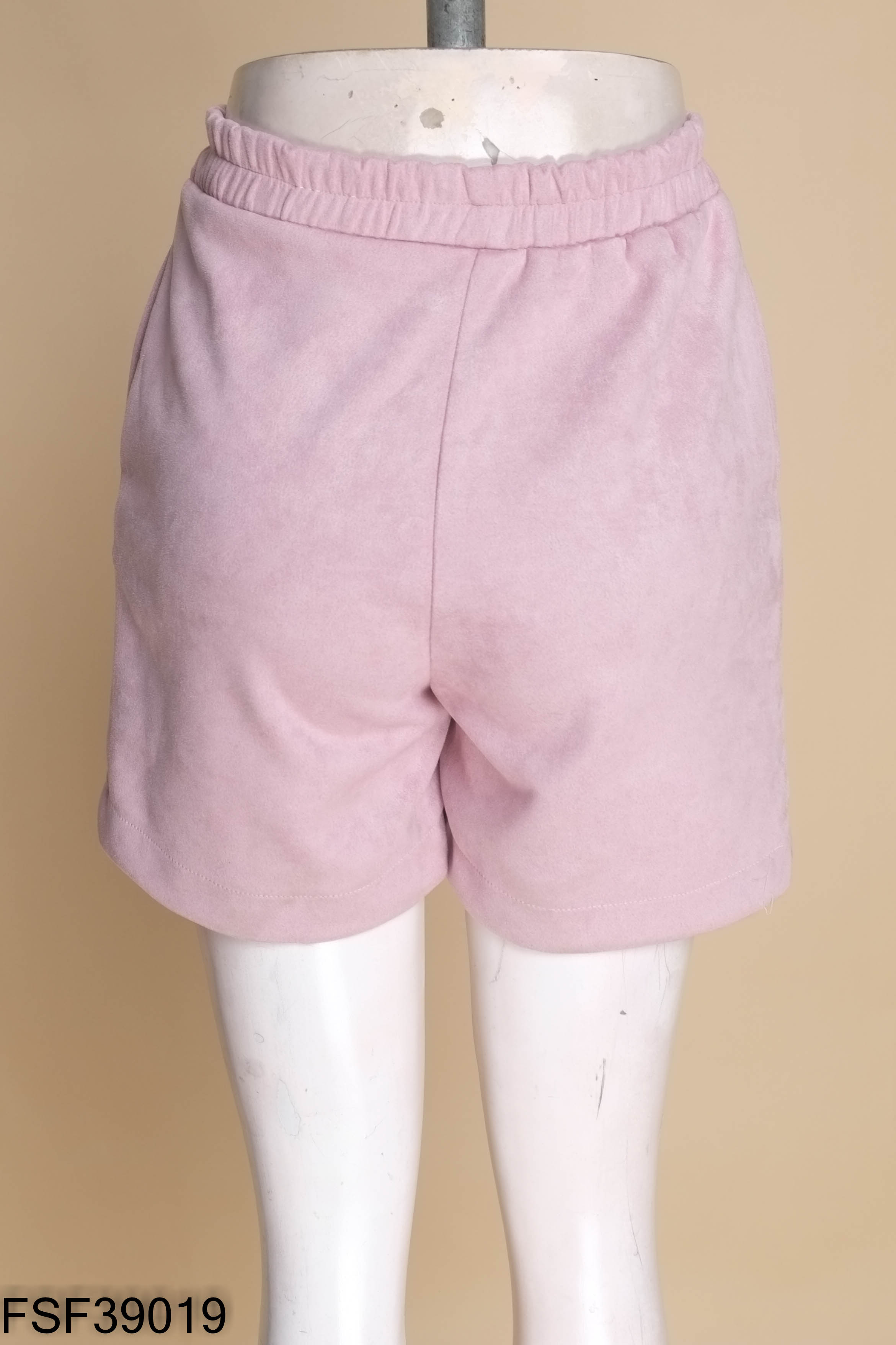Quần short hồng sen
