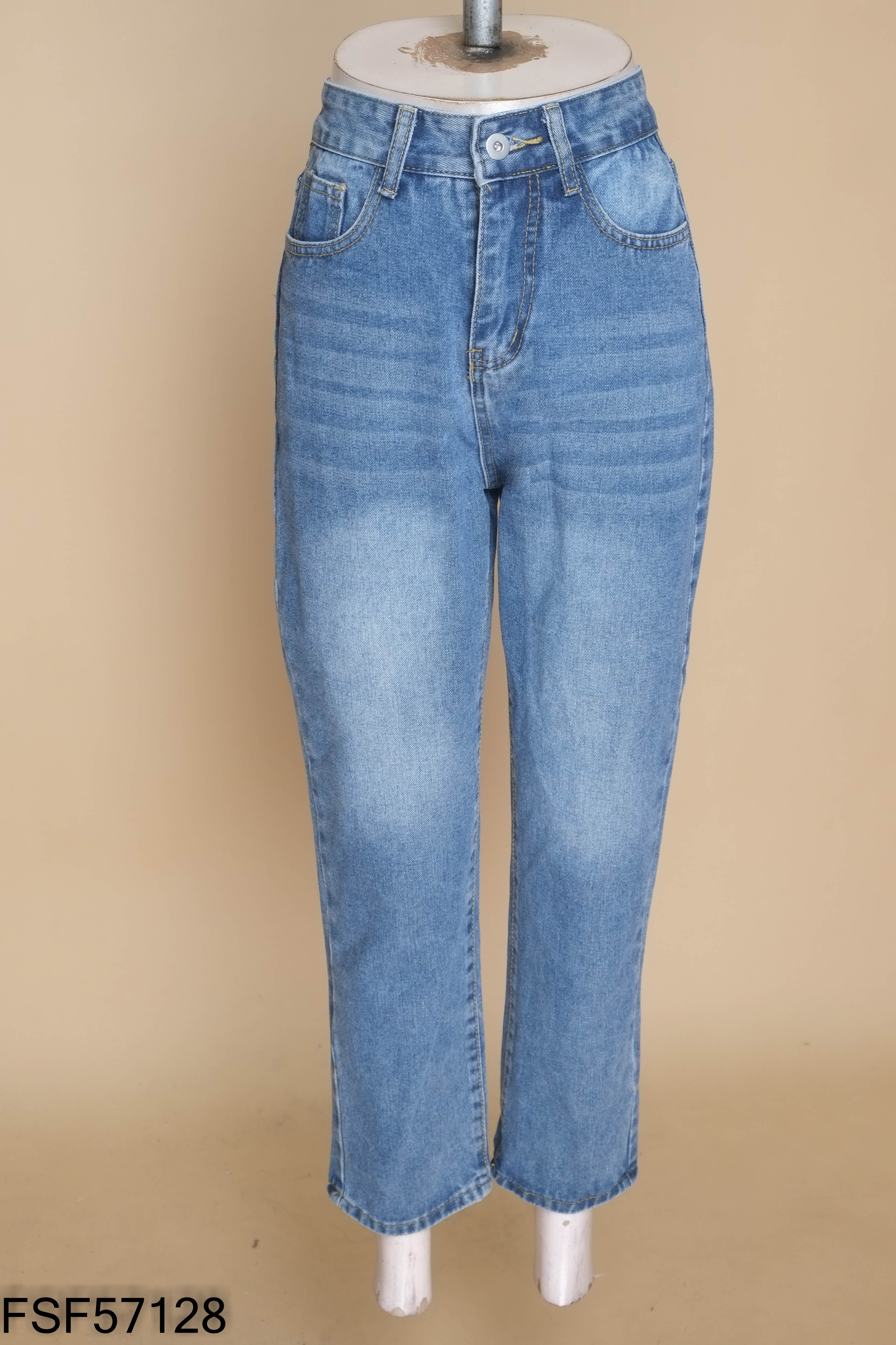 Quần jeans xanh trơn
