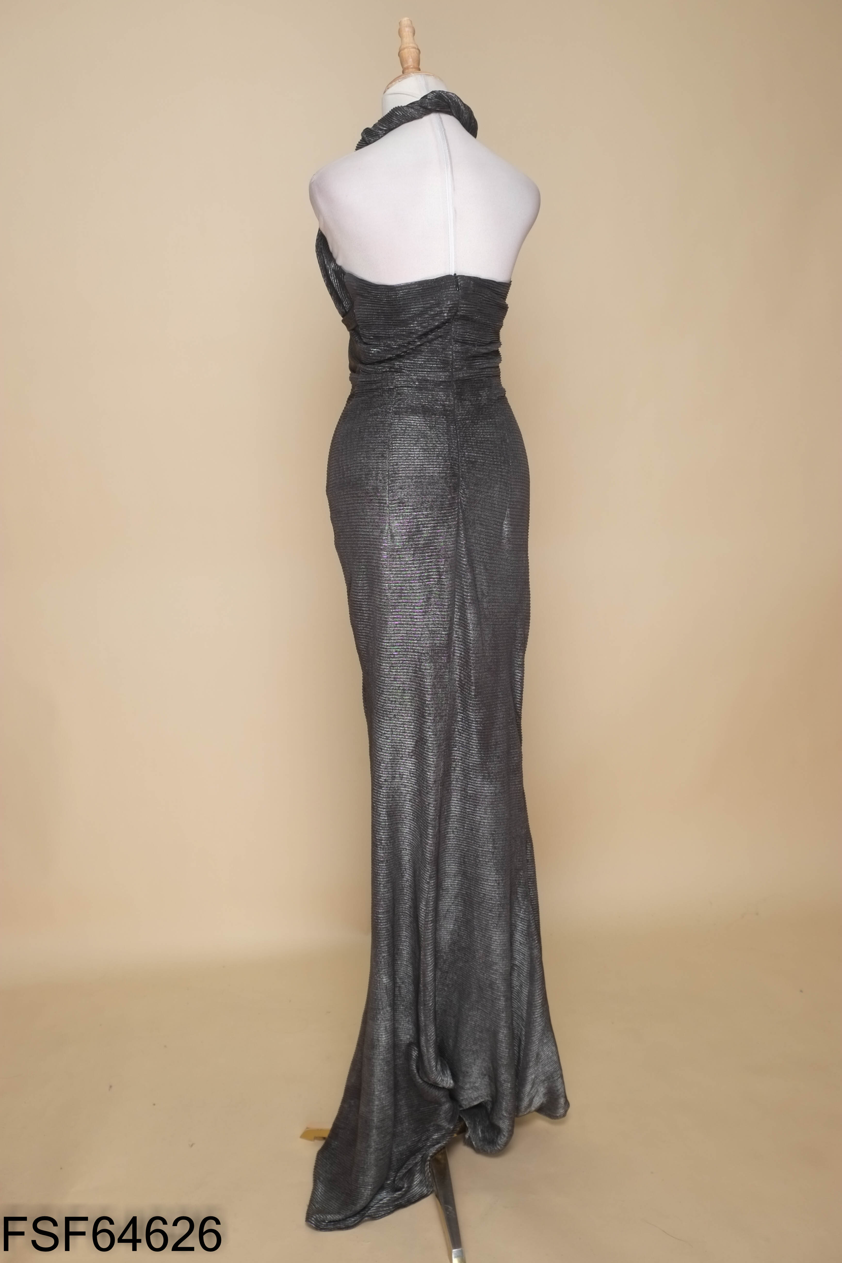 Váy XITA QUEEN đen cổ yếm