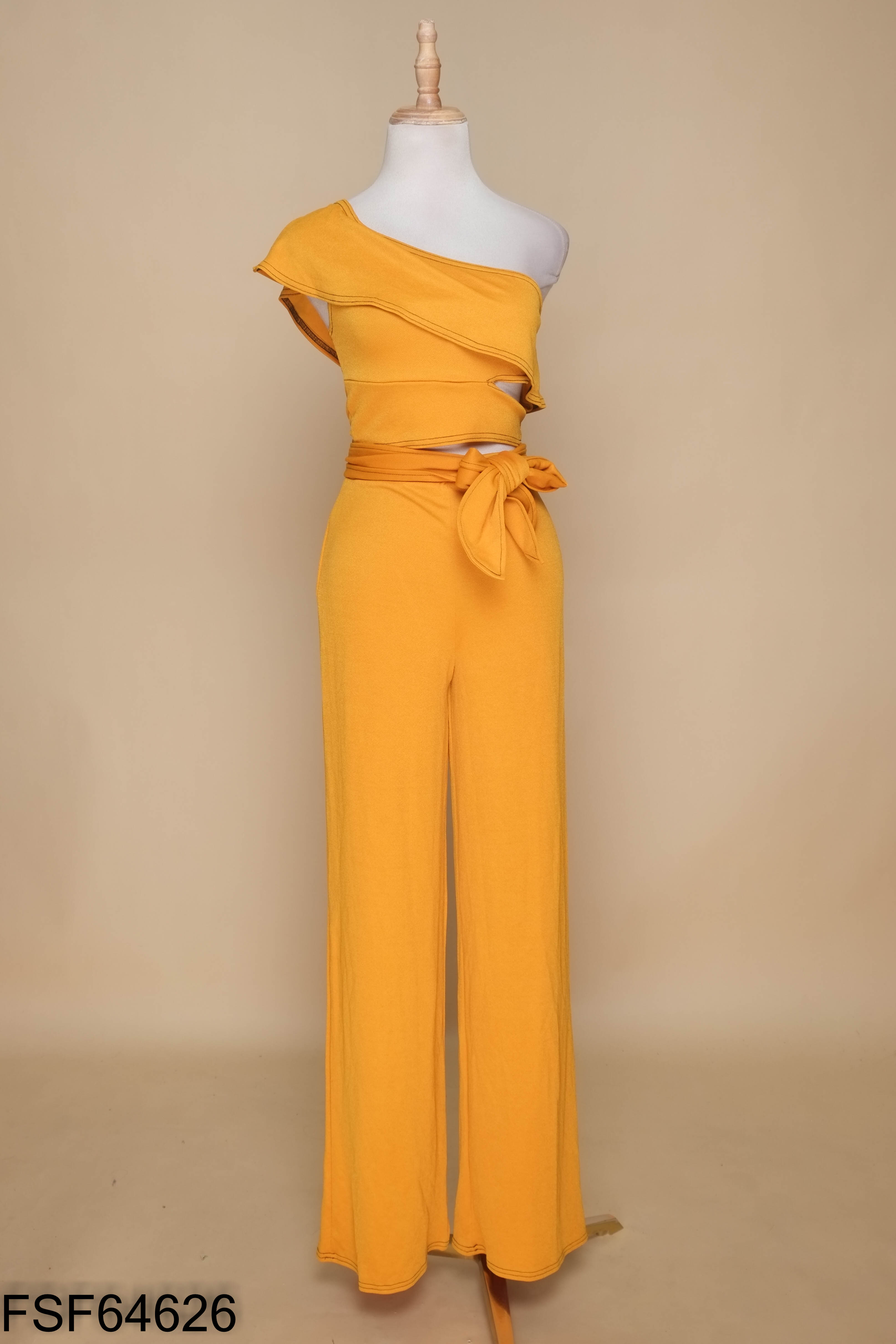 SET áo BOOHOO vàng ngắn+ quần