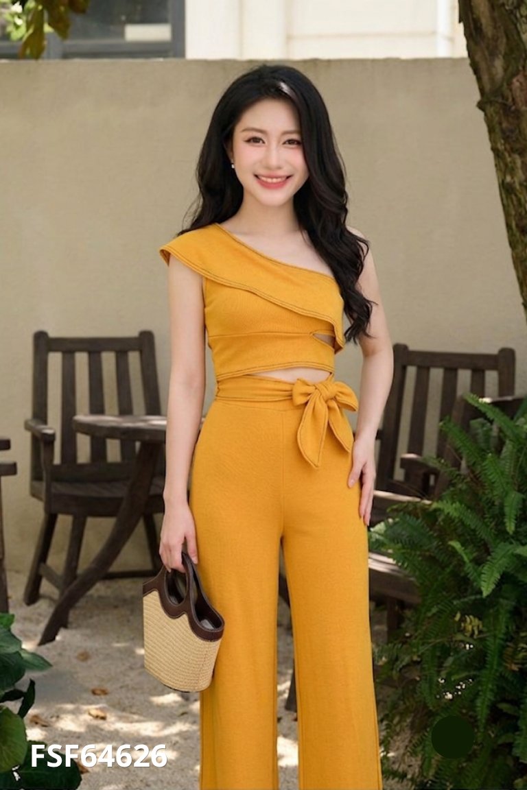 SET áo BOOHOO vàng ngắn+ quần