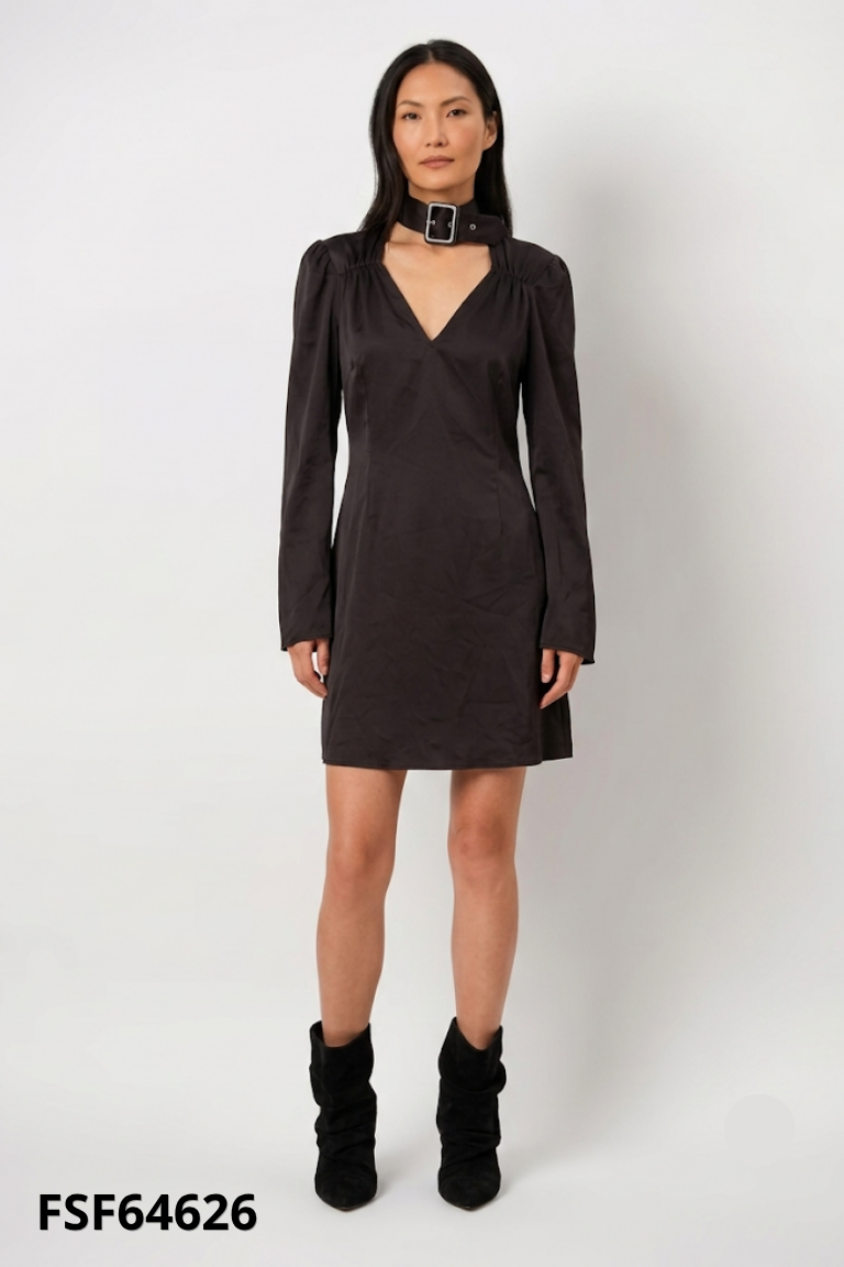 Váy lụa đen BOOHOO khoét cổ
