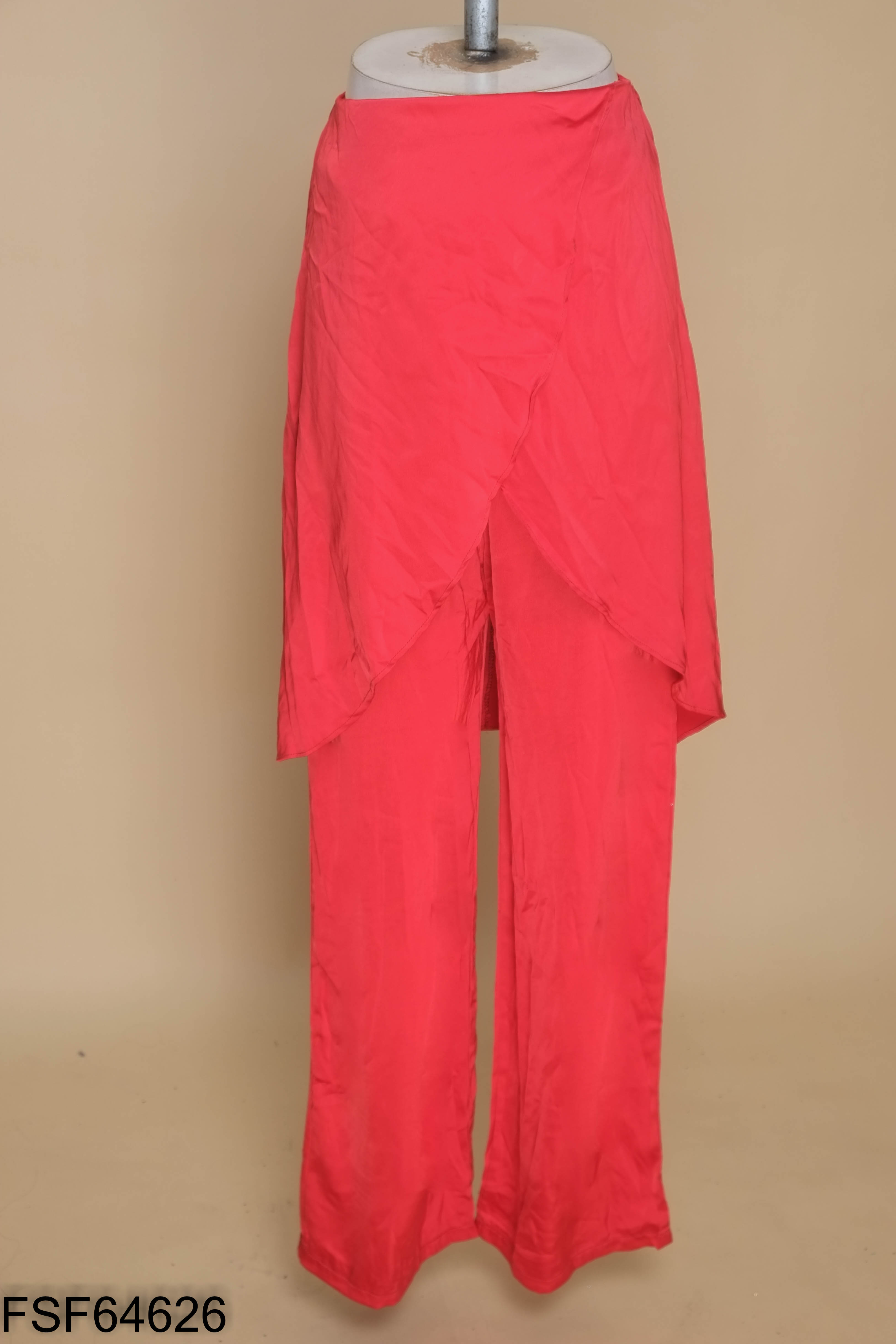 NEWTAG Jumpsuits lụa đỏ quần dài