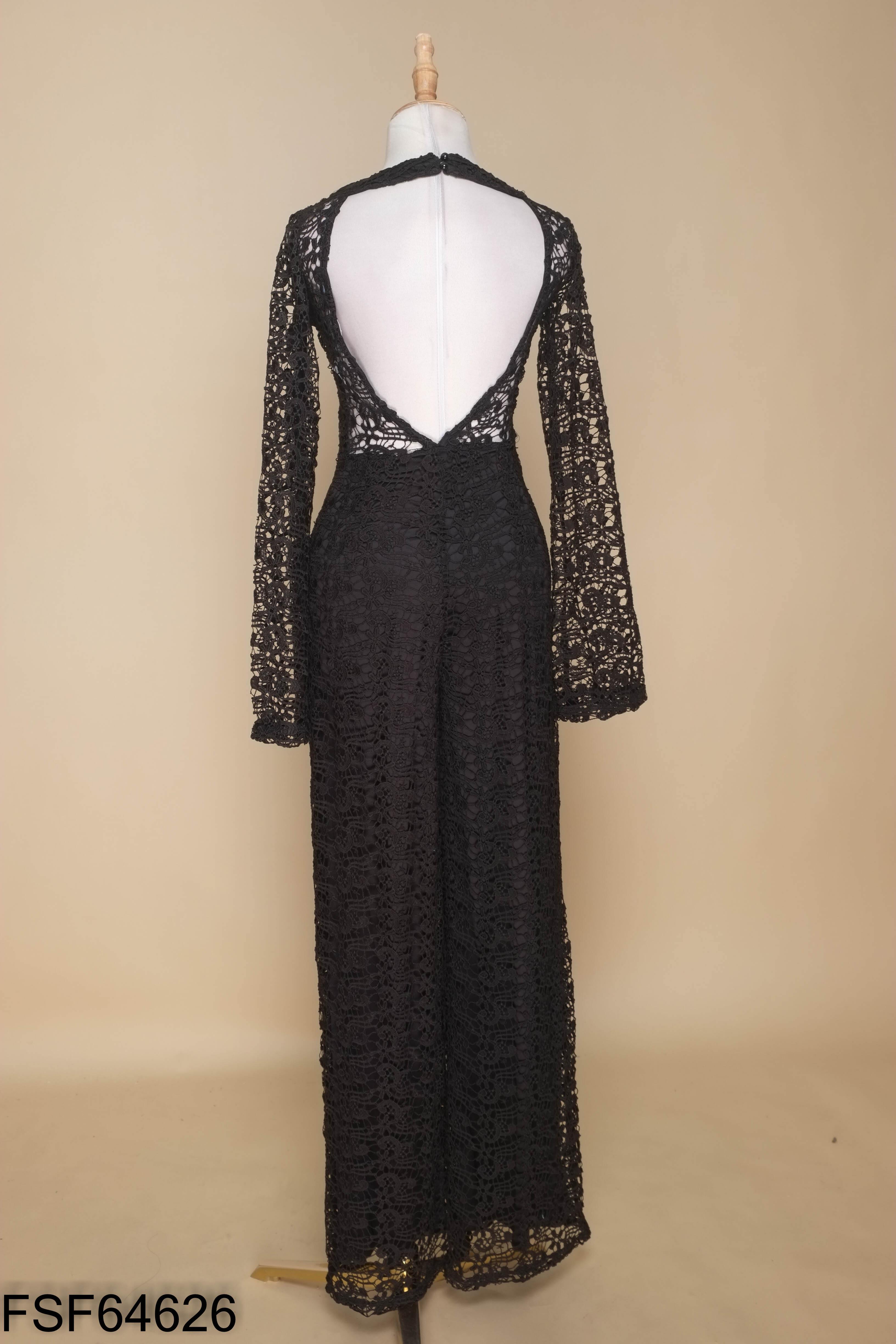 Jumpsuits PULL BEAR ren đen quần dài
