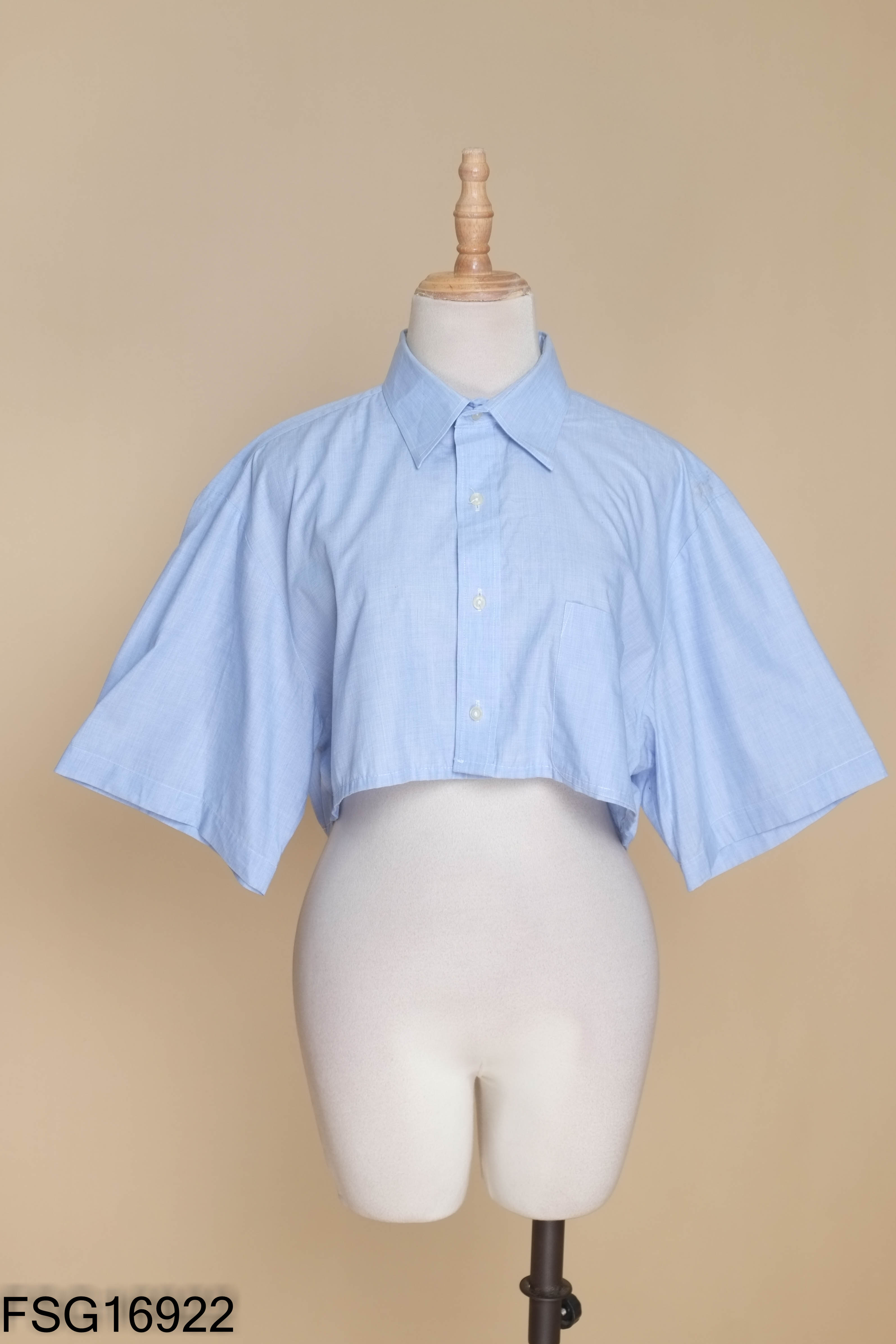 Áo sơ mi xanh croptop