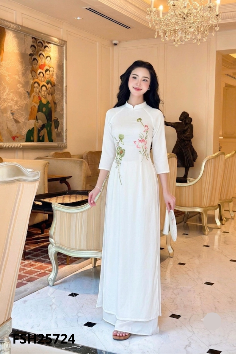 Áo dài trắng thêu hoa
