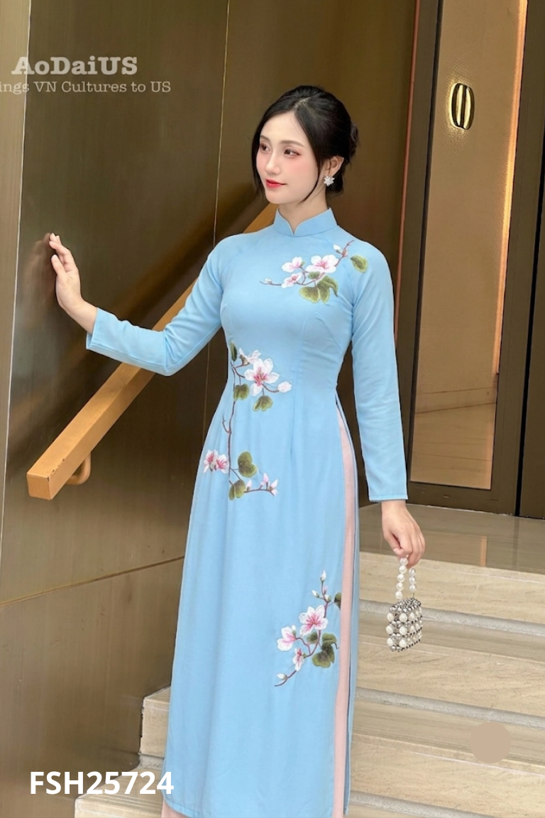 Áo dài xanh thêu hoa
