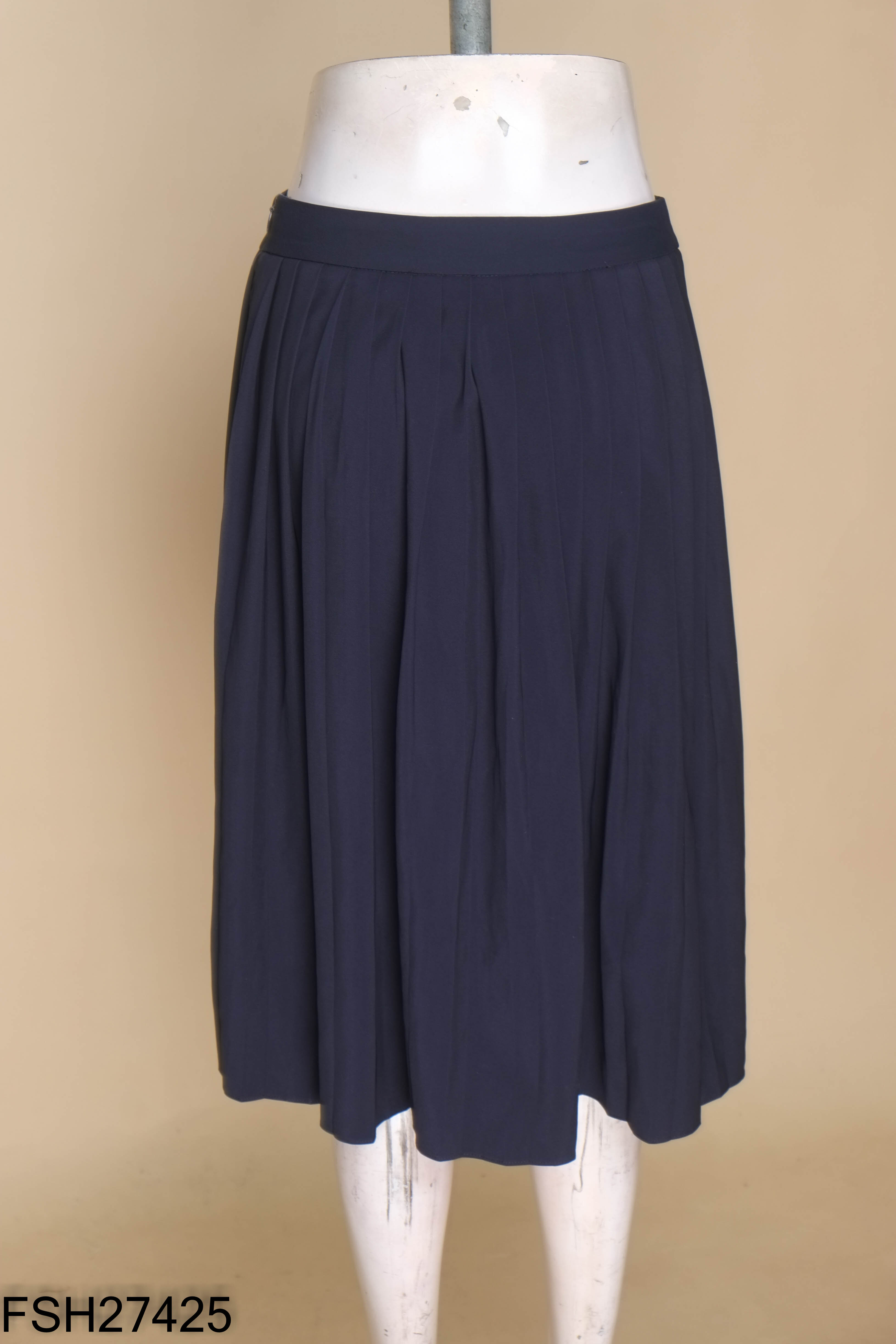 Chân váy IVY MODA xanh than xếp ly